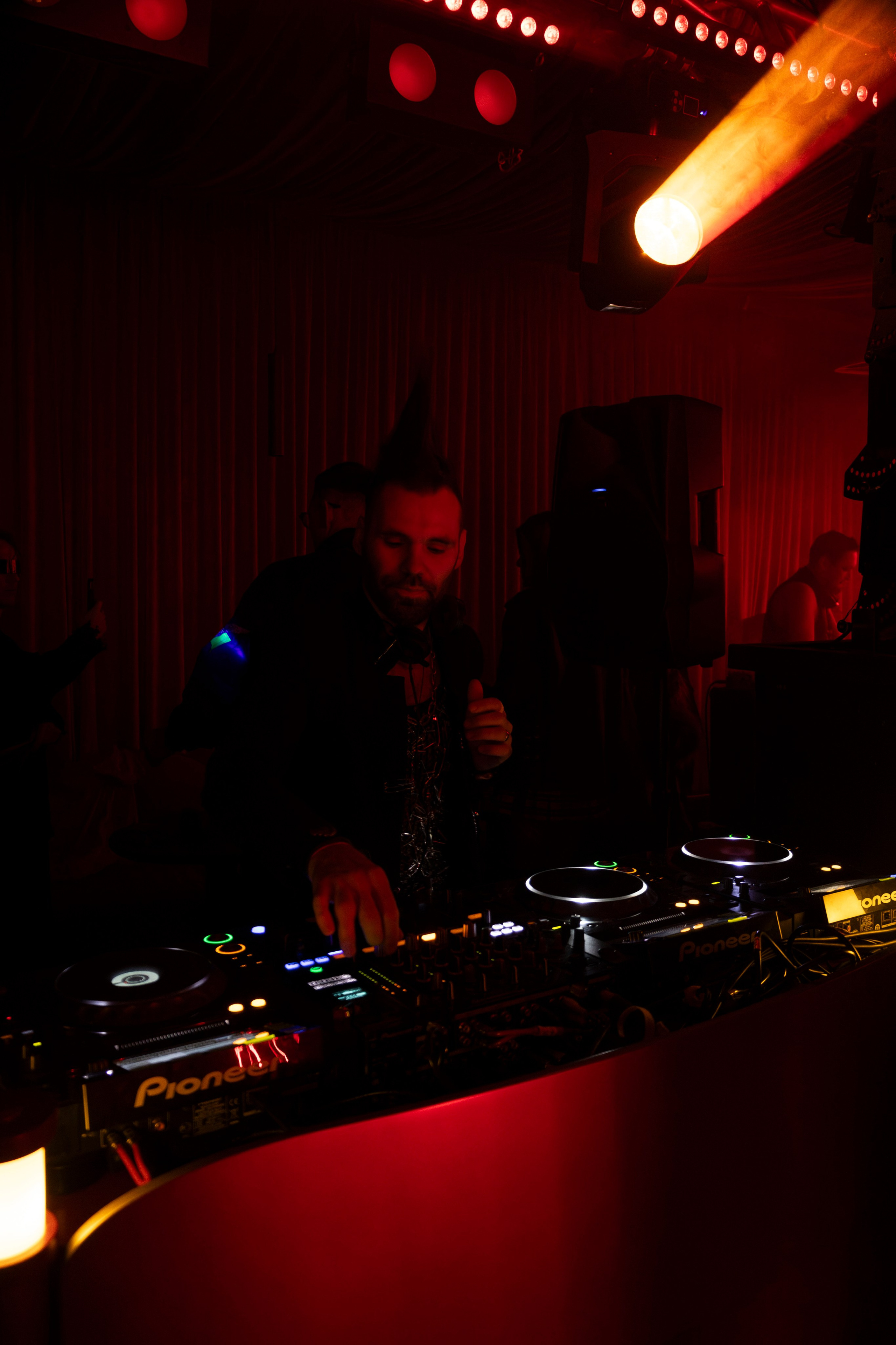 Вечеринка «ILLEGAL FRIENDS». Фотограф г. Владивосток