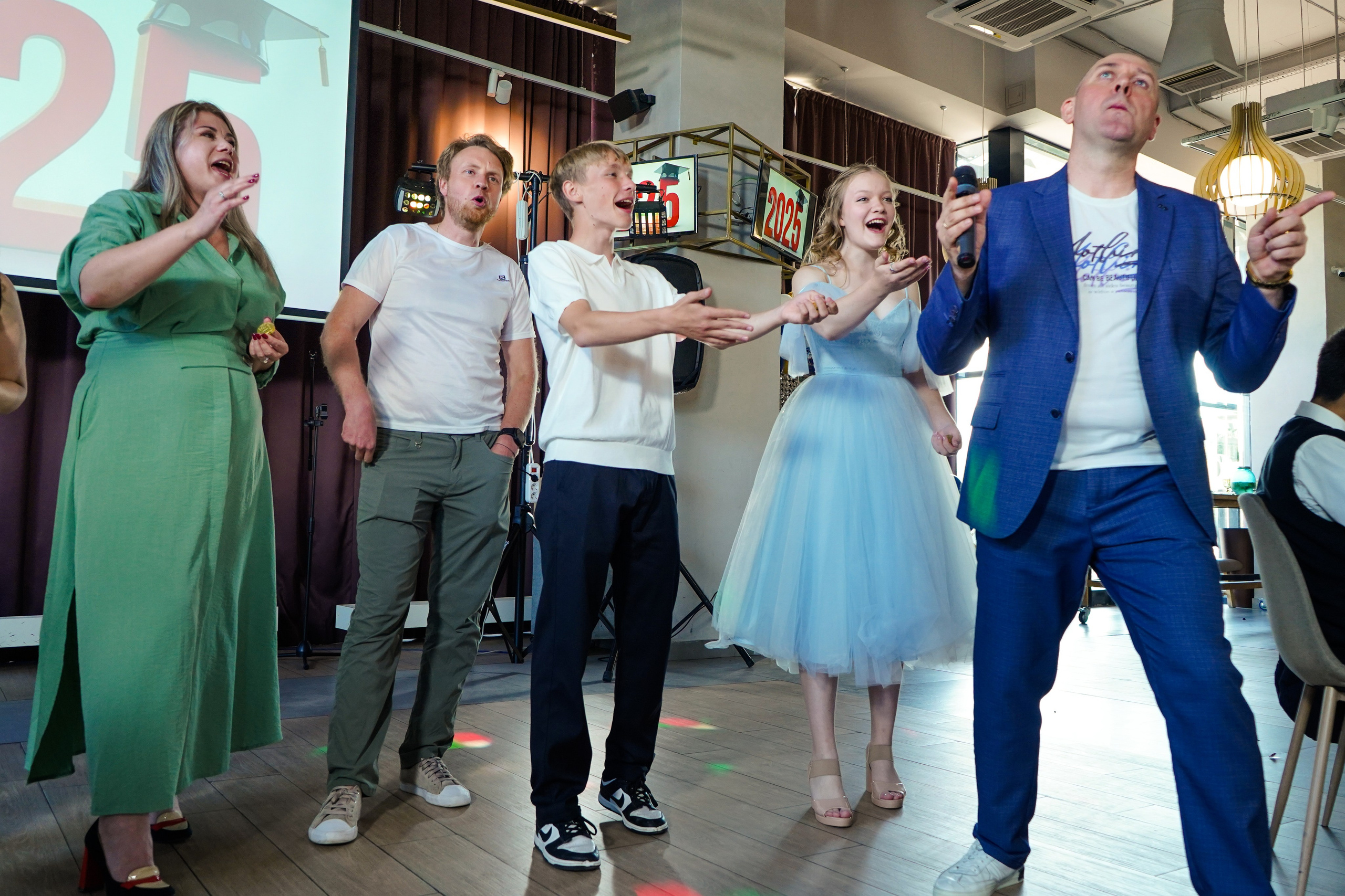 Выпускной вечер, гимназия № 40, 9 класс. Семейный и портретный фотограф в Екатеринбурге Анна Лобанова