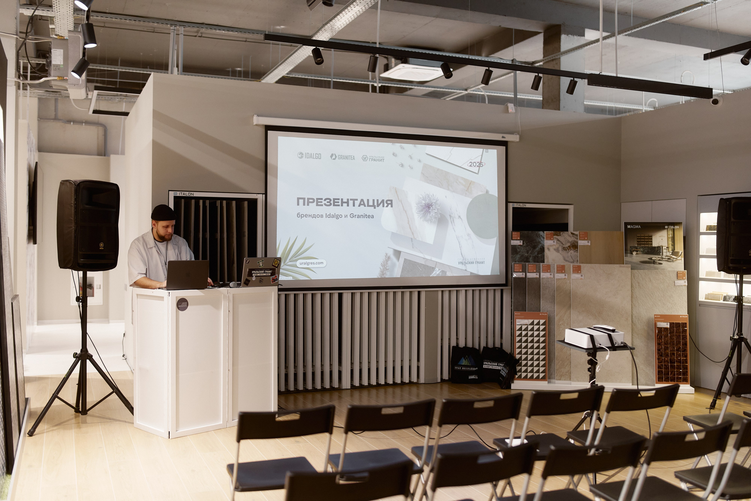 X15 Showroom. ФОТОГРАФ НА МЕРОПРИЯТИЕ ОТ СОЛЬ МЕДИА PRODUCTION