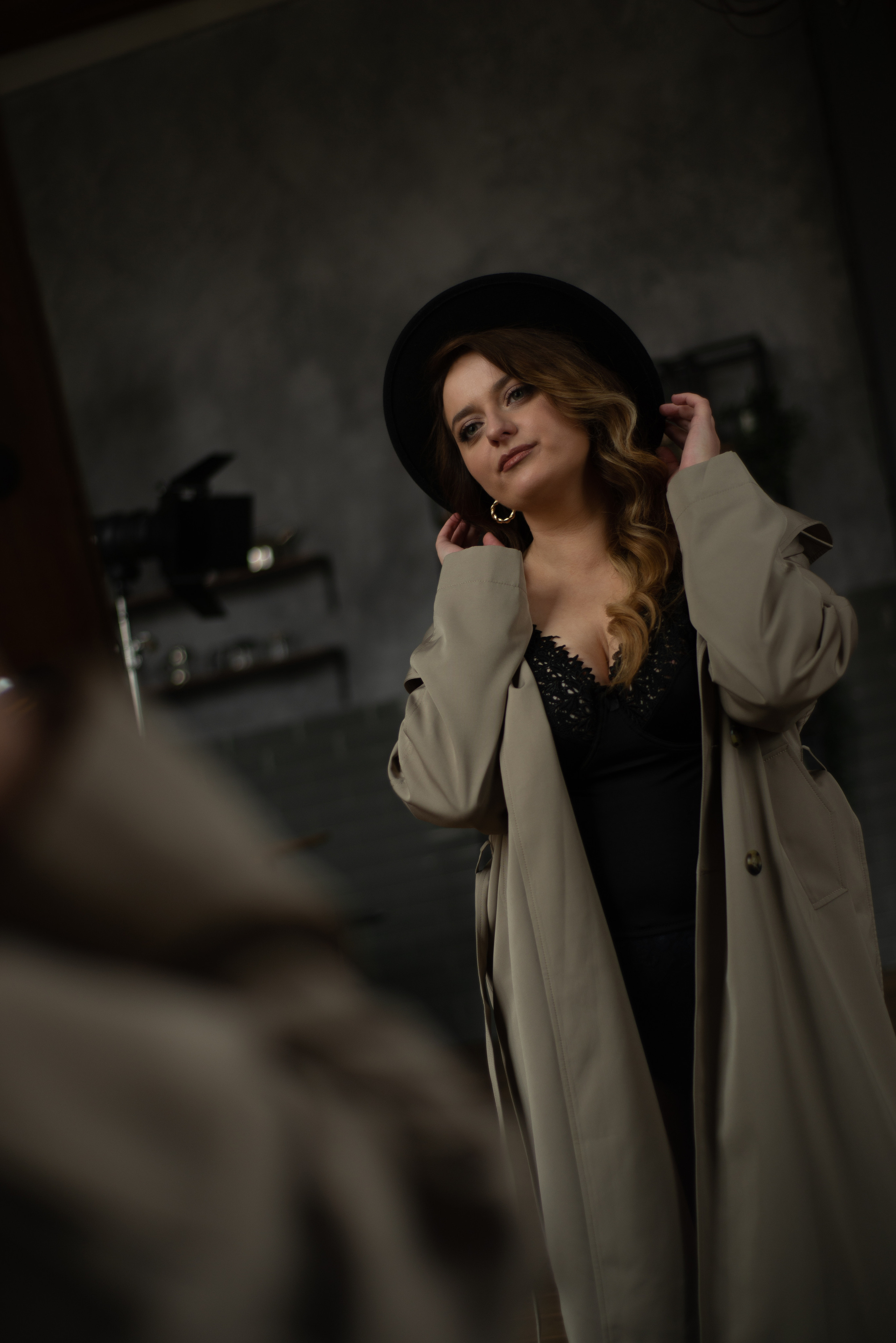 Фотосессия в белье Plus size в темной студии. Женский фотограф Санкт-Петербург Александра Колий