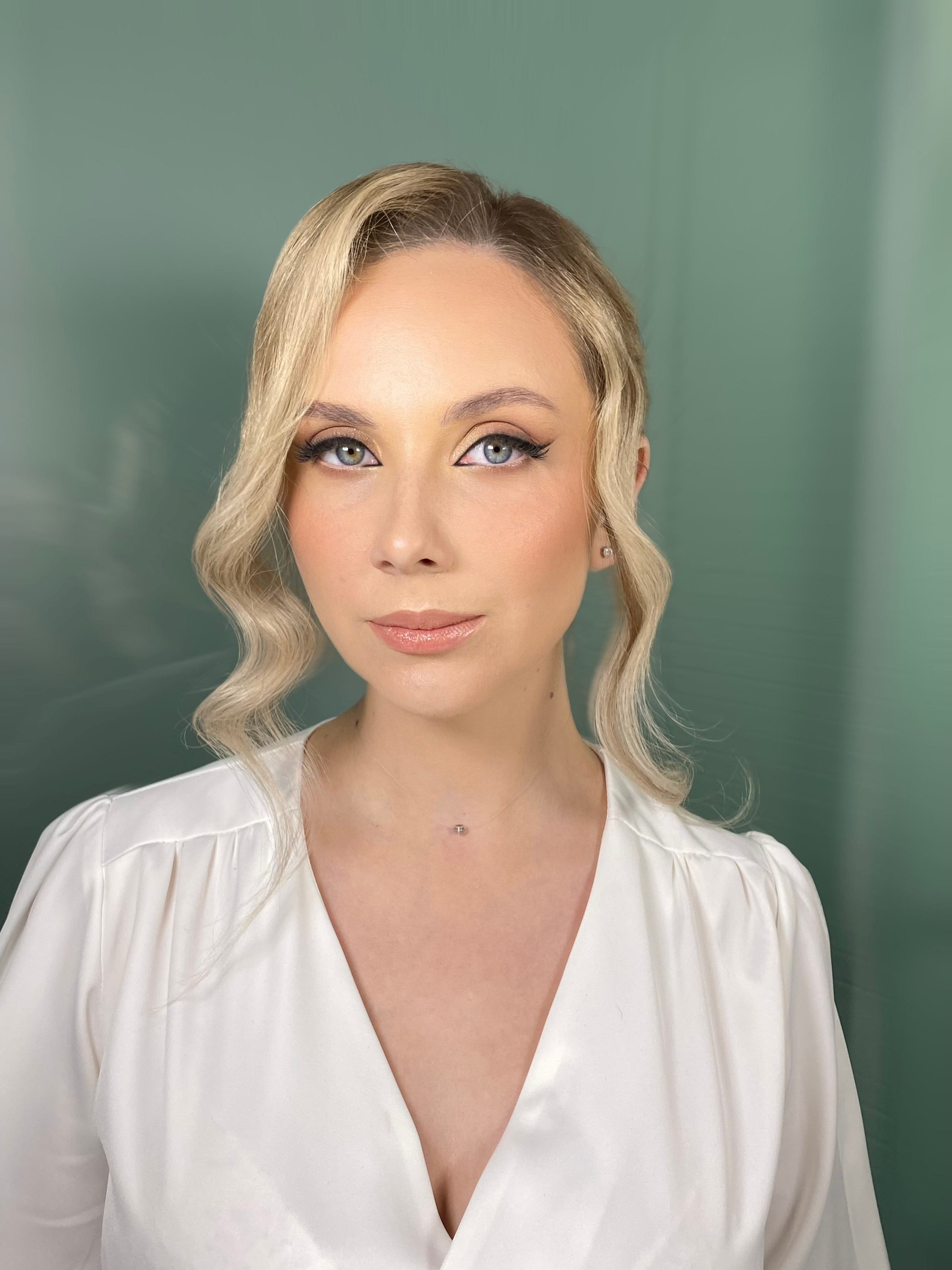 Свадебный образ макияж для невест Москве. СВАДЕБНЫЙ ВИЗАЖИСТ-СТИЛИСТ В МОСКВЕ ПРИЧЕСКИ МАКИЯЖ БРОВИ ВЫЕЗД