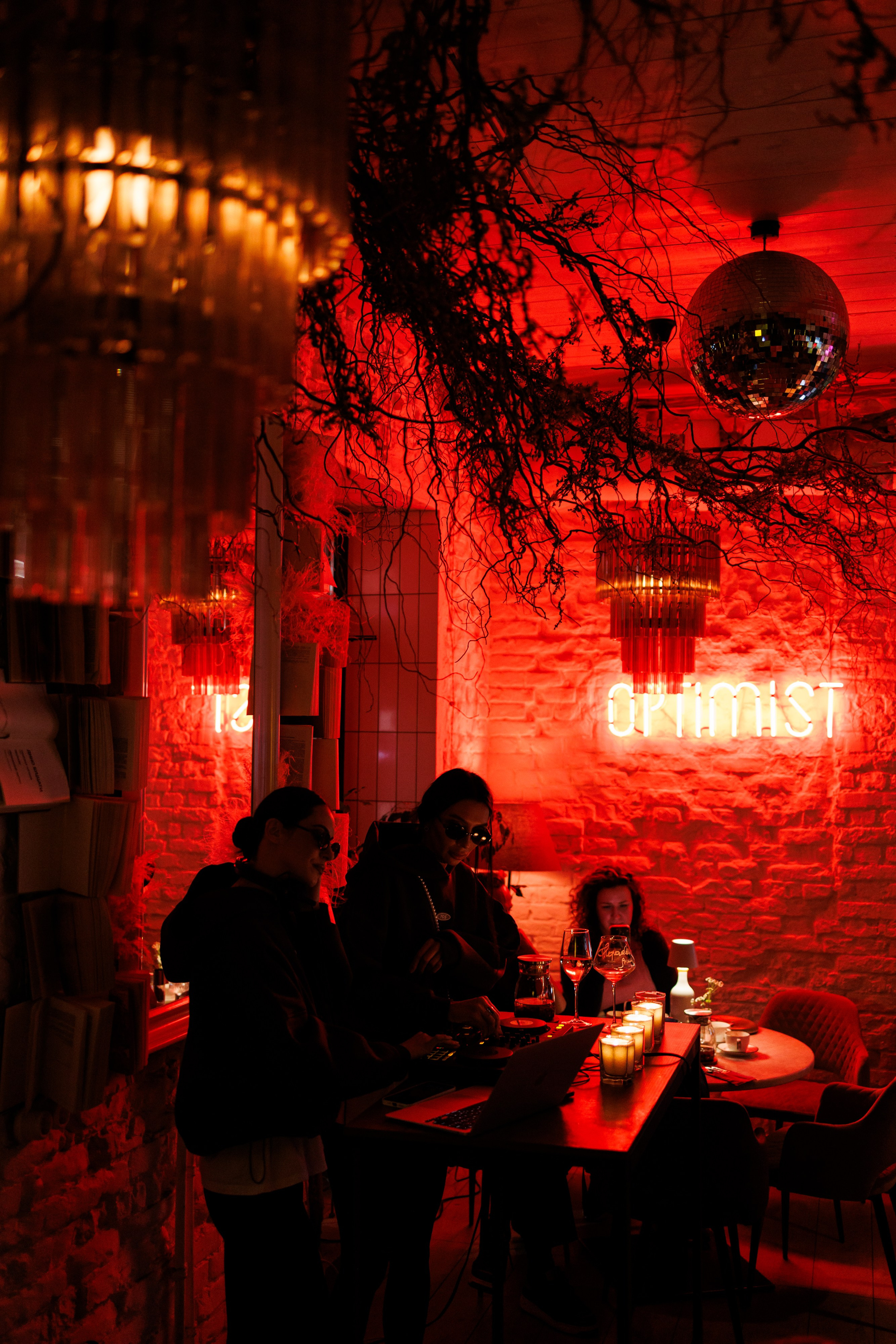 День рождения винного бара Оптимист. Https://andreysolodov.ru