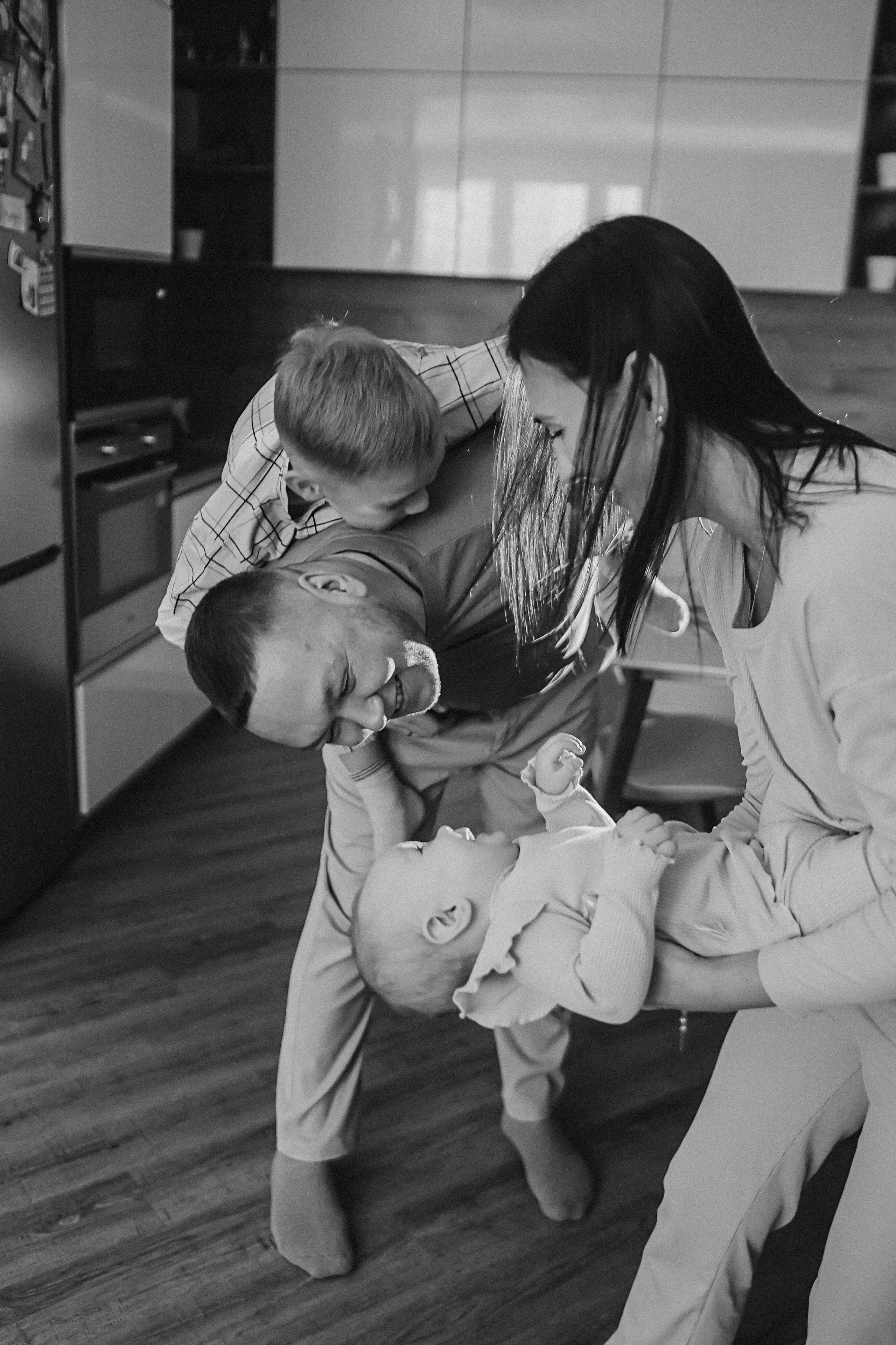 Дома. Семейный фотограф Тюмень, фотограф на роды Салмина Мария