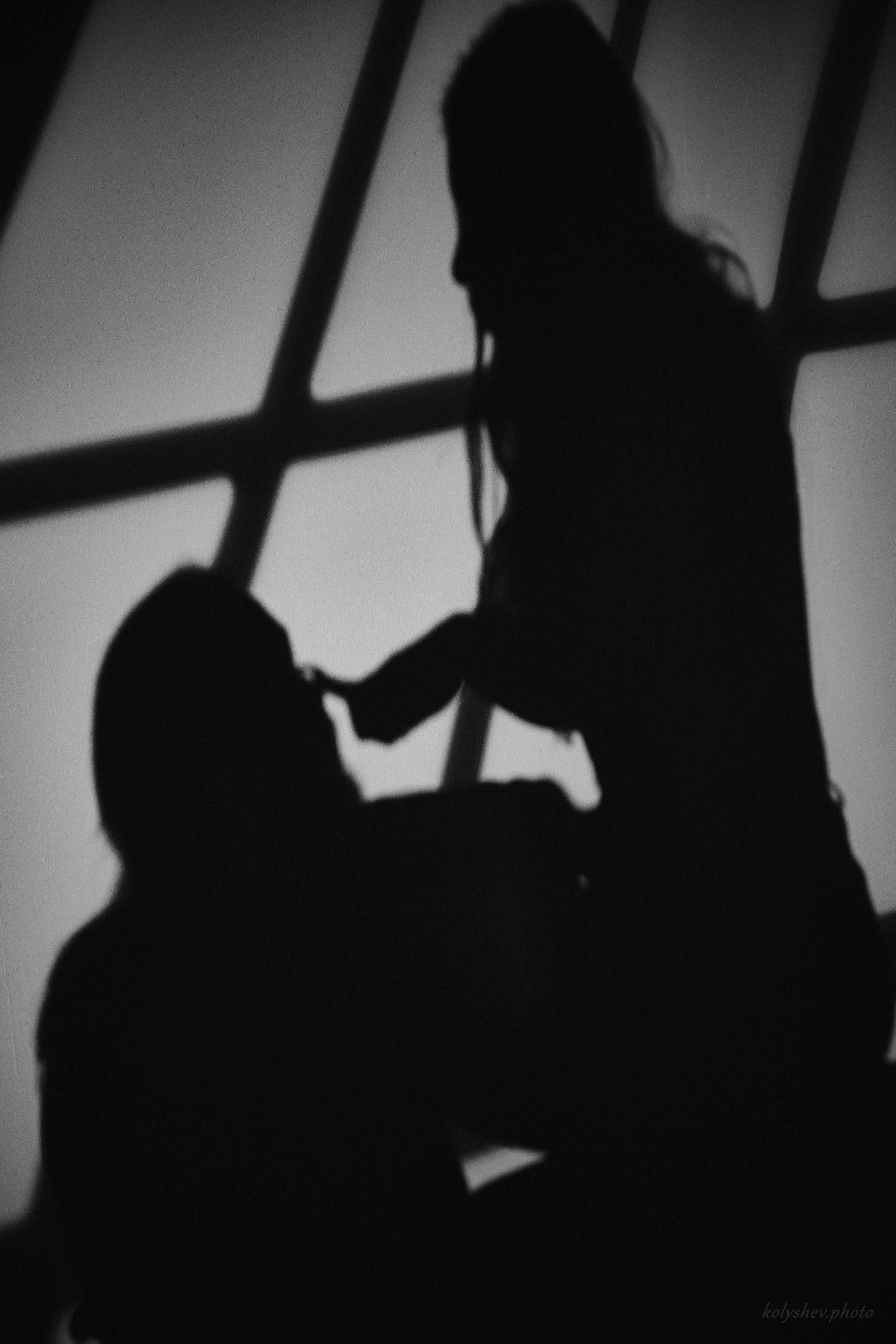 фотосессия лав стори в низком ключе в Москве игра теней