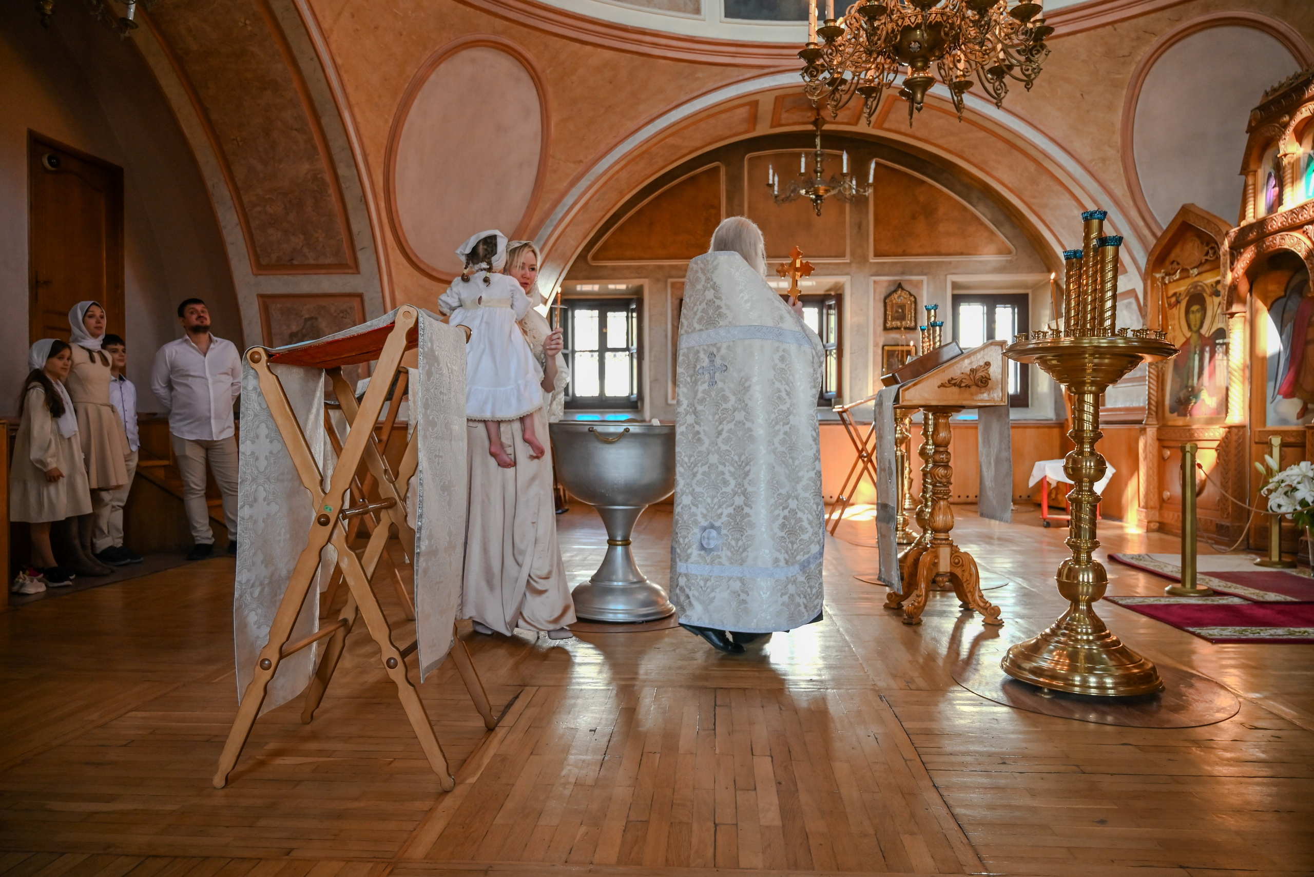 Крещение мама Анна. Семейный и детский фотограф Москва