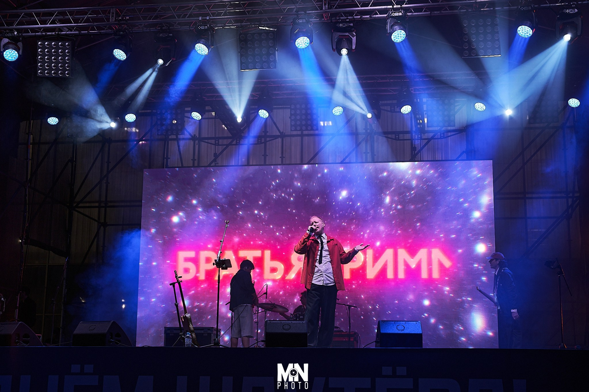 Праздник для всех поколений! День Шахтера в Междуреченске, ДК “Распадский” и “Братья Грим” - это было шоу, которое объединило всех! Никита Максимов в репортаже.