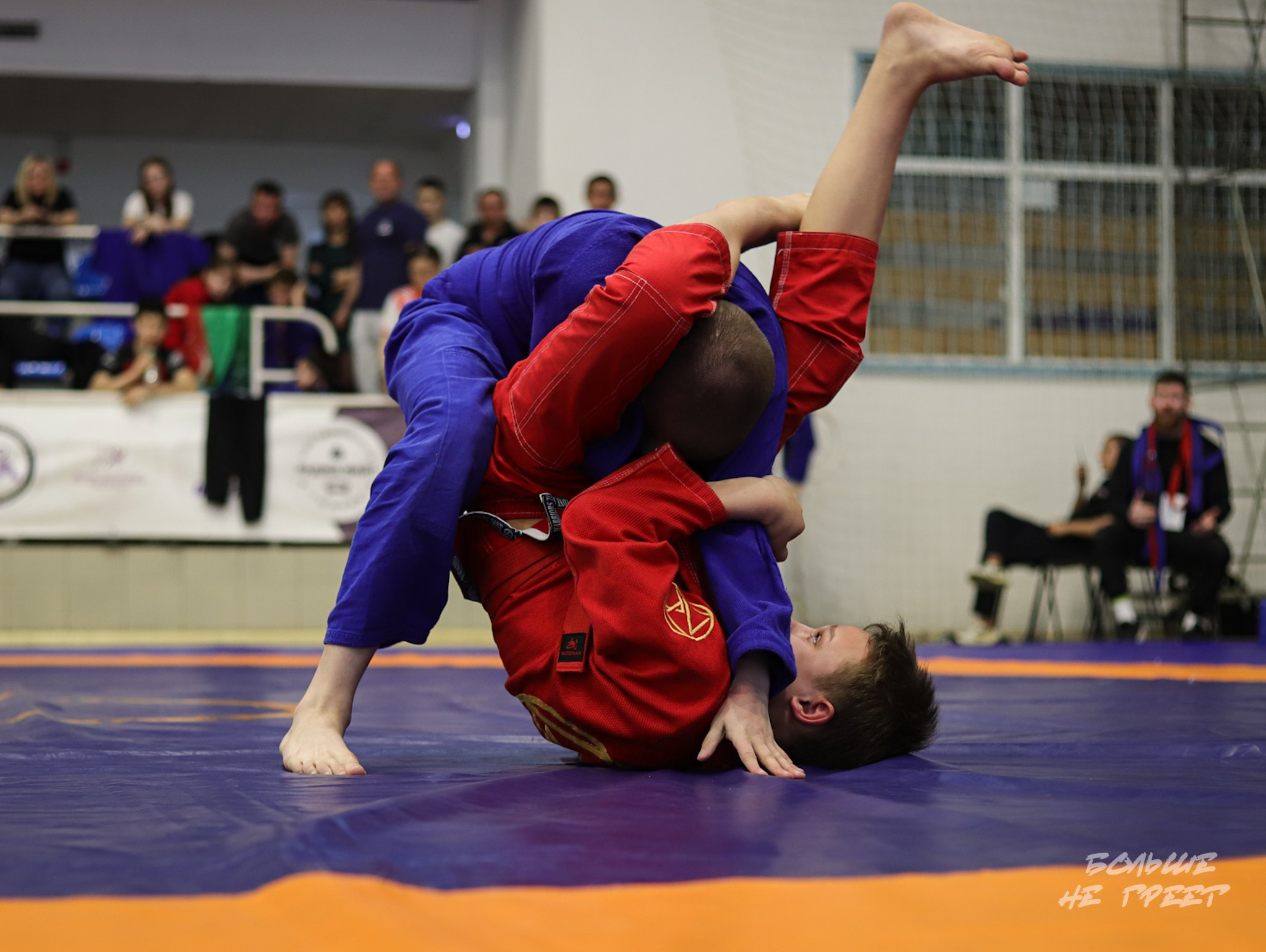 ПЕРВЕНСТВО УРФО ПО СПОРТИВНОЙ БОРЬБЕ ГРЭППЛИНГ И ГРЭППЛИНГ-ГИ. Больше не греет