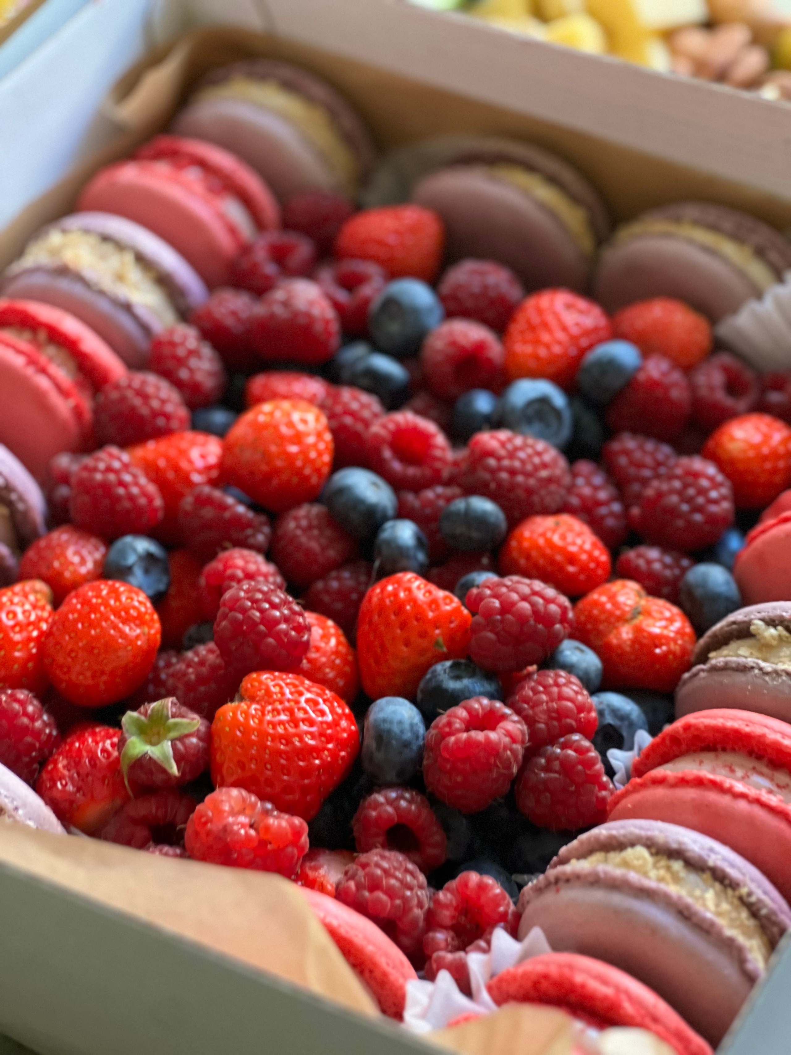 ГастроБоксы. Выездной кейтеринг, съедобные букеты, торты и сладости на заказ