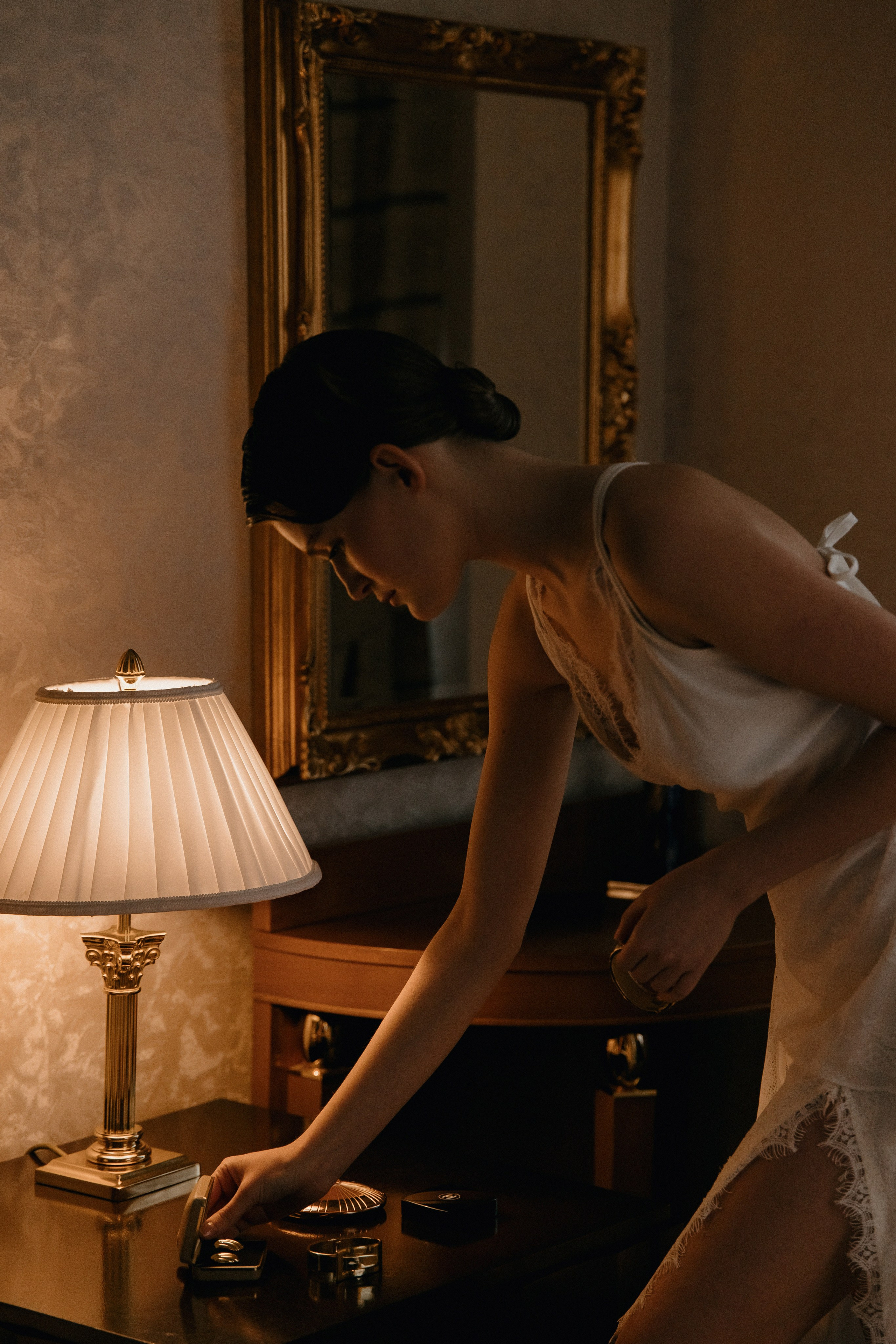 Свадебная фотосессия в гостинице Ленинградская. Свадебный фотограф Москва