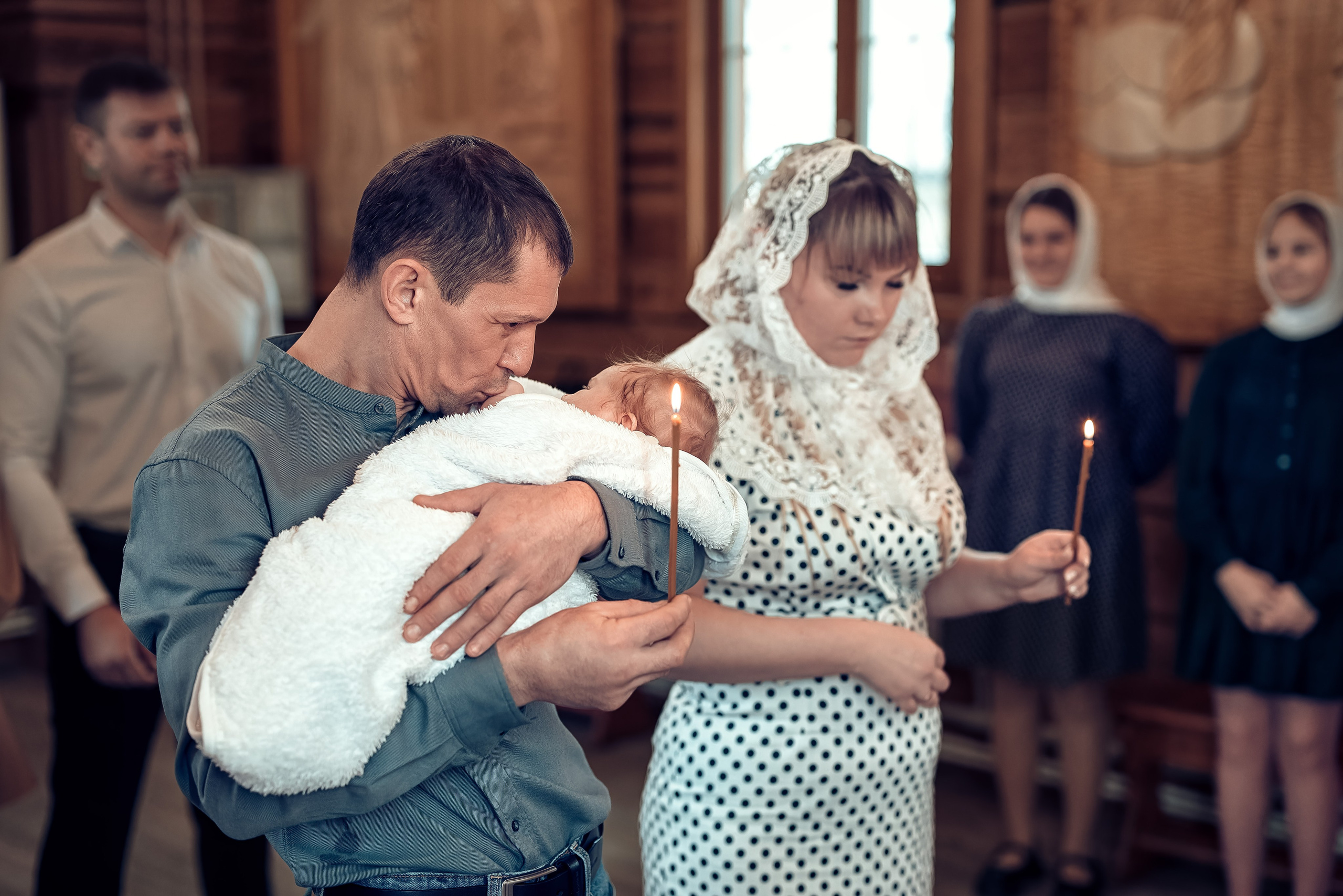 Таинства Крещения и Венчания в Старом Осколе. Фотостудия для новорожденных в Старом Осколе Гильфановых Юрия и Ольги