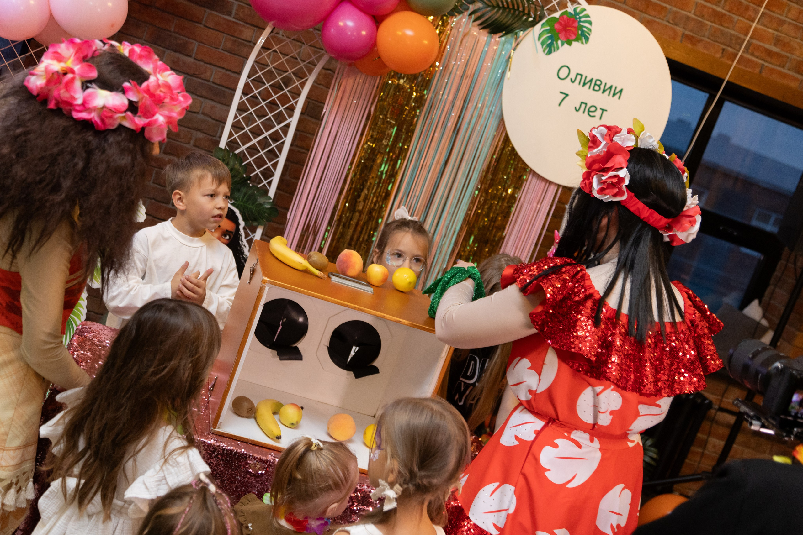 День Рожденья Оливия 7 лет. Портретный Студийный и уличный фотограф Москва. Индивидуальные, Семейные, Беременность, Будуар, Каталог, контент съемки для блога и бизнеса