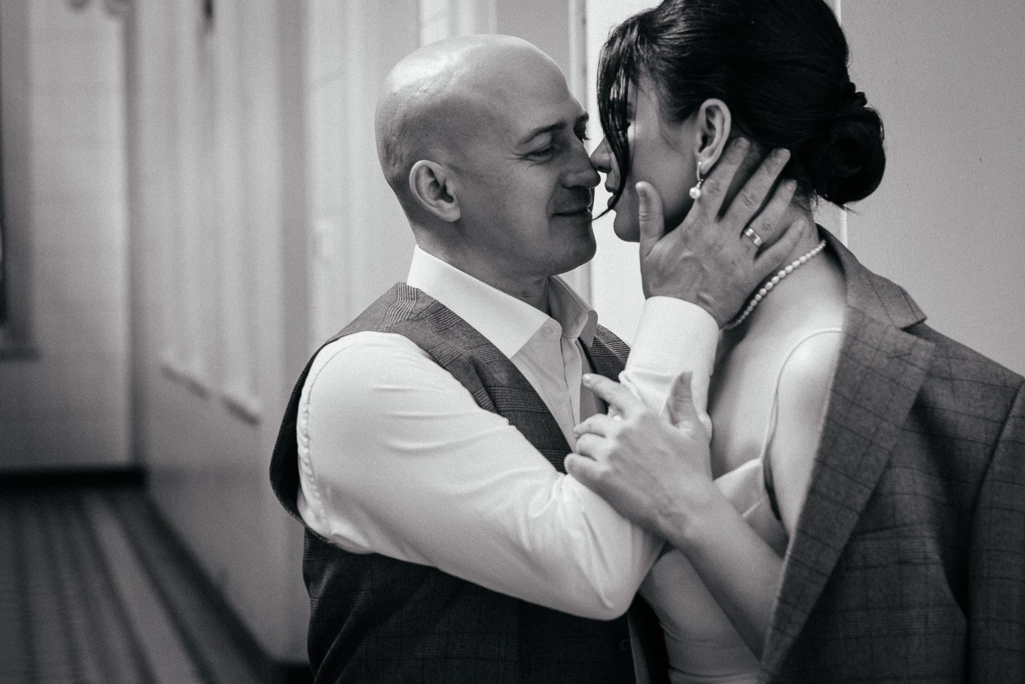 Свадебная фотосессия в СПб у Исаакия и на Витебском вокзале