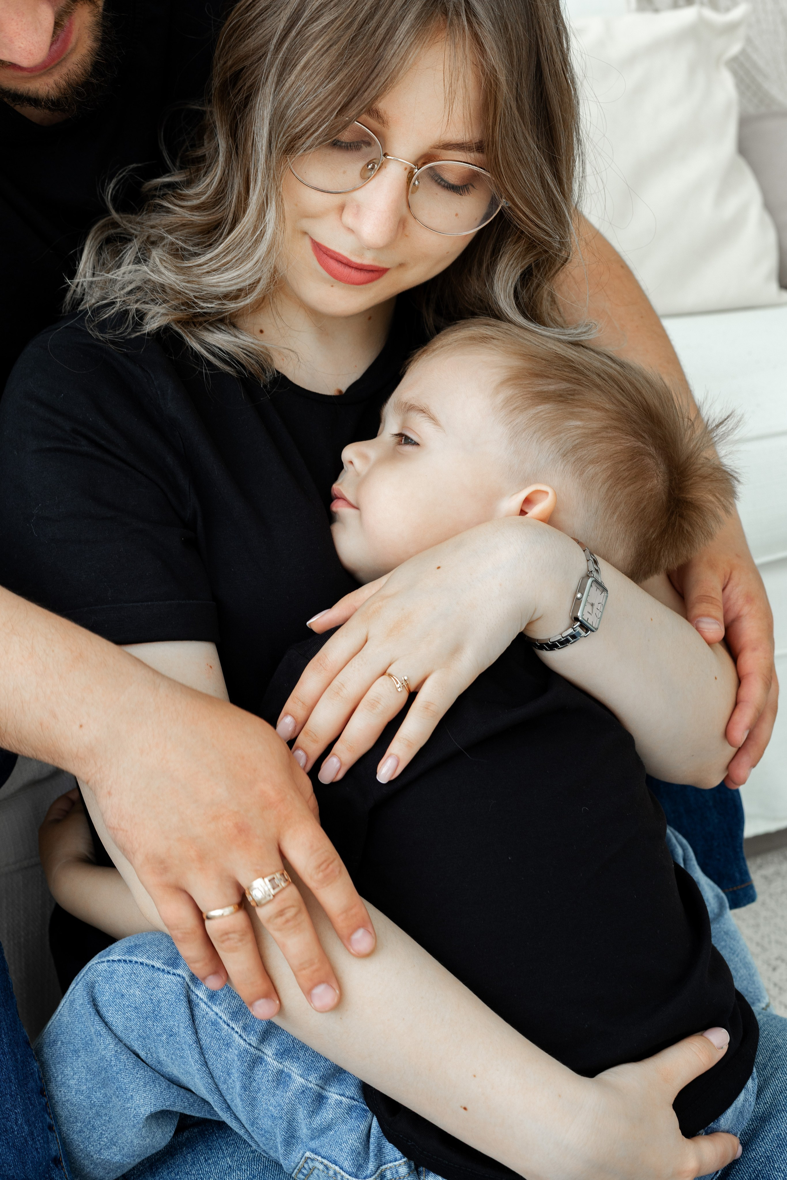 Семейная фотосессия в студии (Михаил, Крестина и Макар). Женский фотограф в Орске Новотроицке Динара Долганова