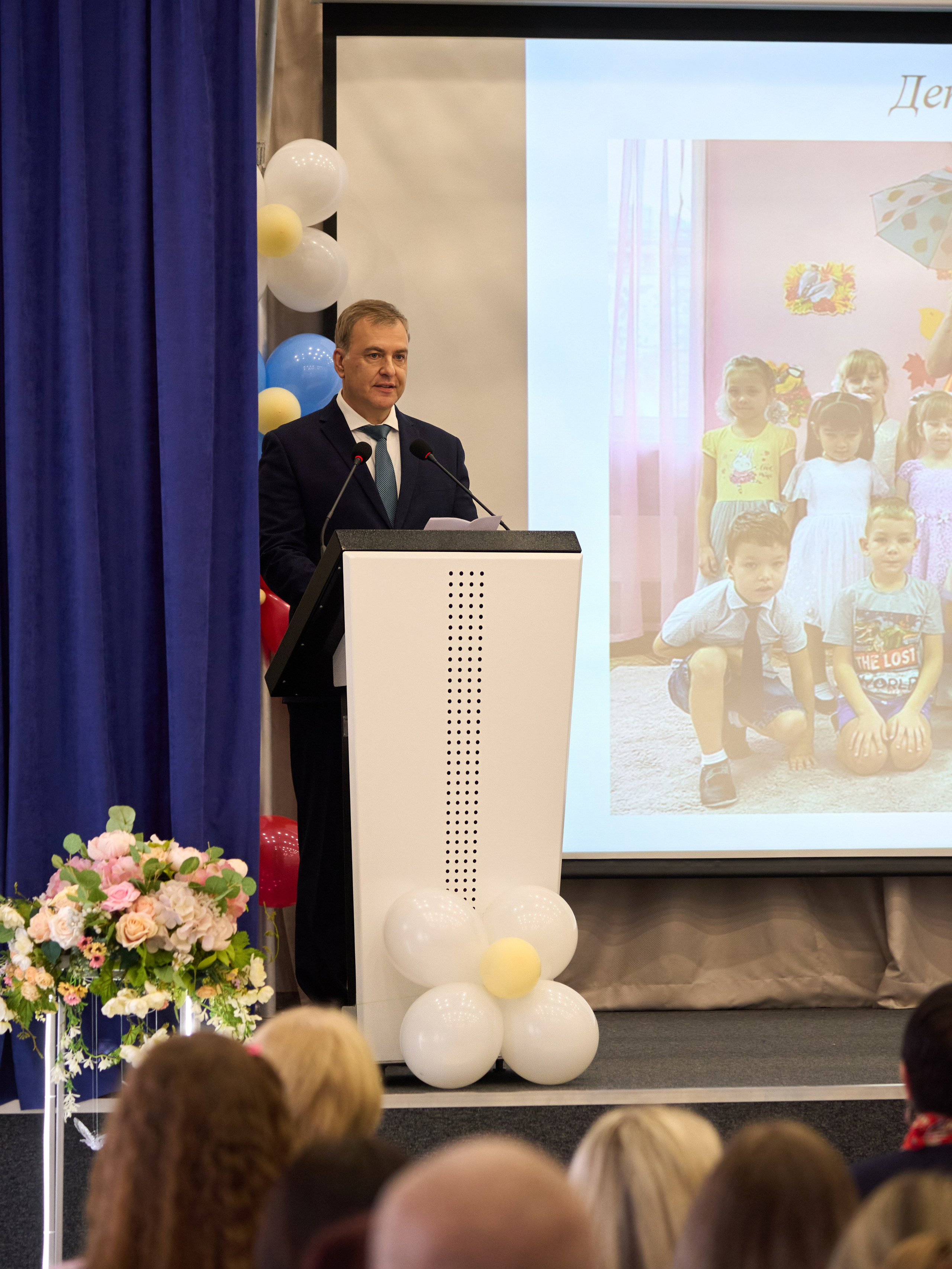 День воспитателя и всех дошкольных работников 2024. [fXph] Фотограф Масликов Илья. Съёмка мероприятий в Ленинске-Кузнецком