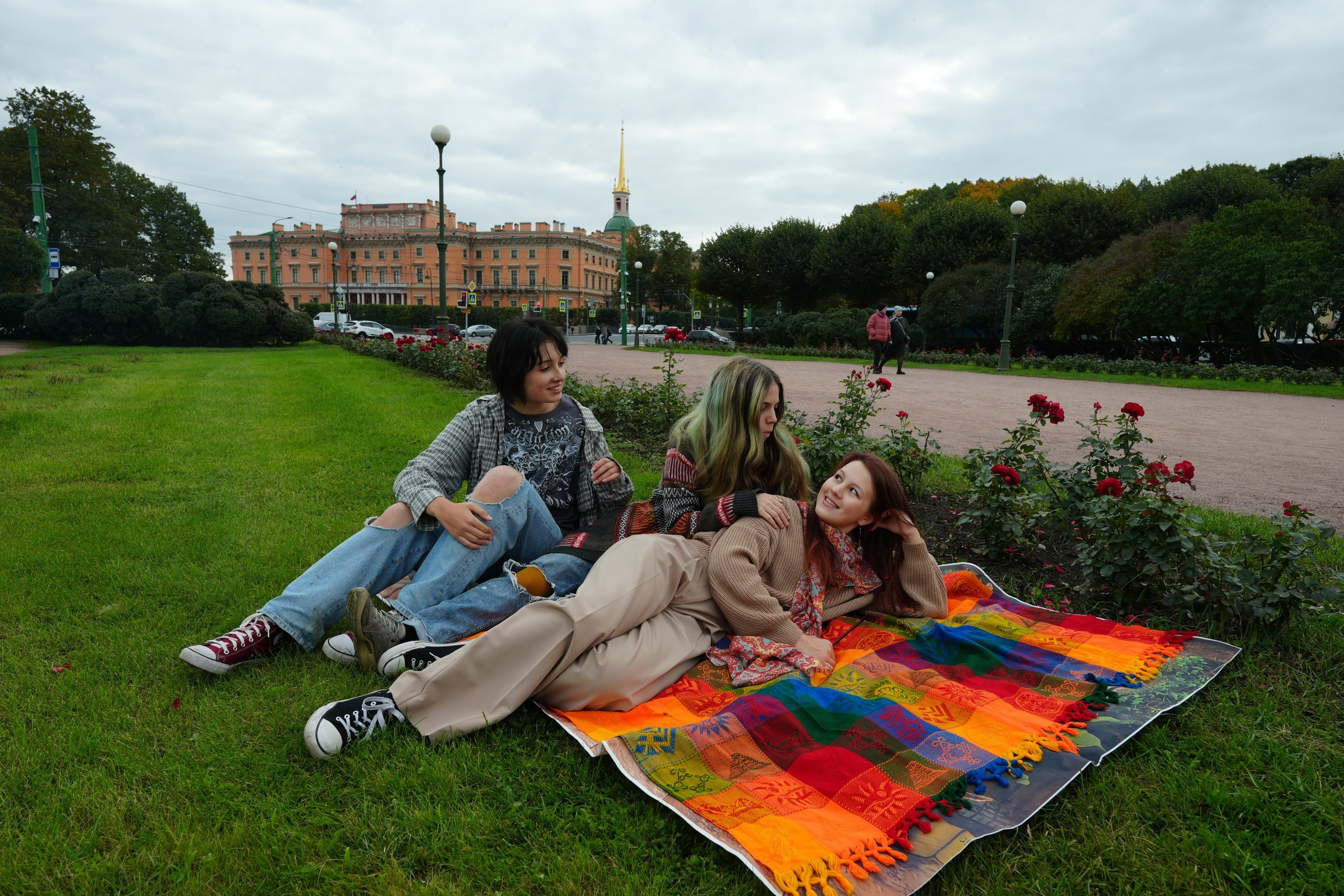 ПРОГУЛКА ПО ГОРОДУ. Школьная фотография в Санкт-Петербурге, выпускные альбомы, фотосессии