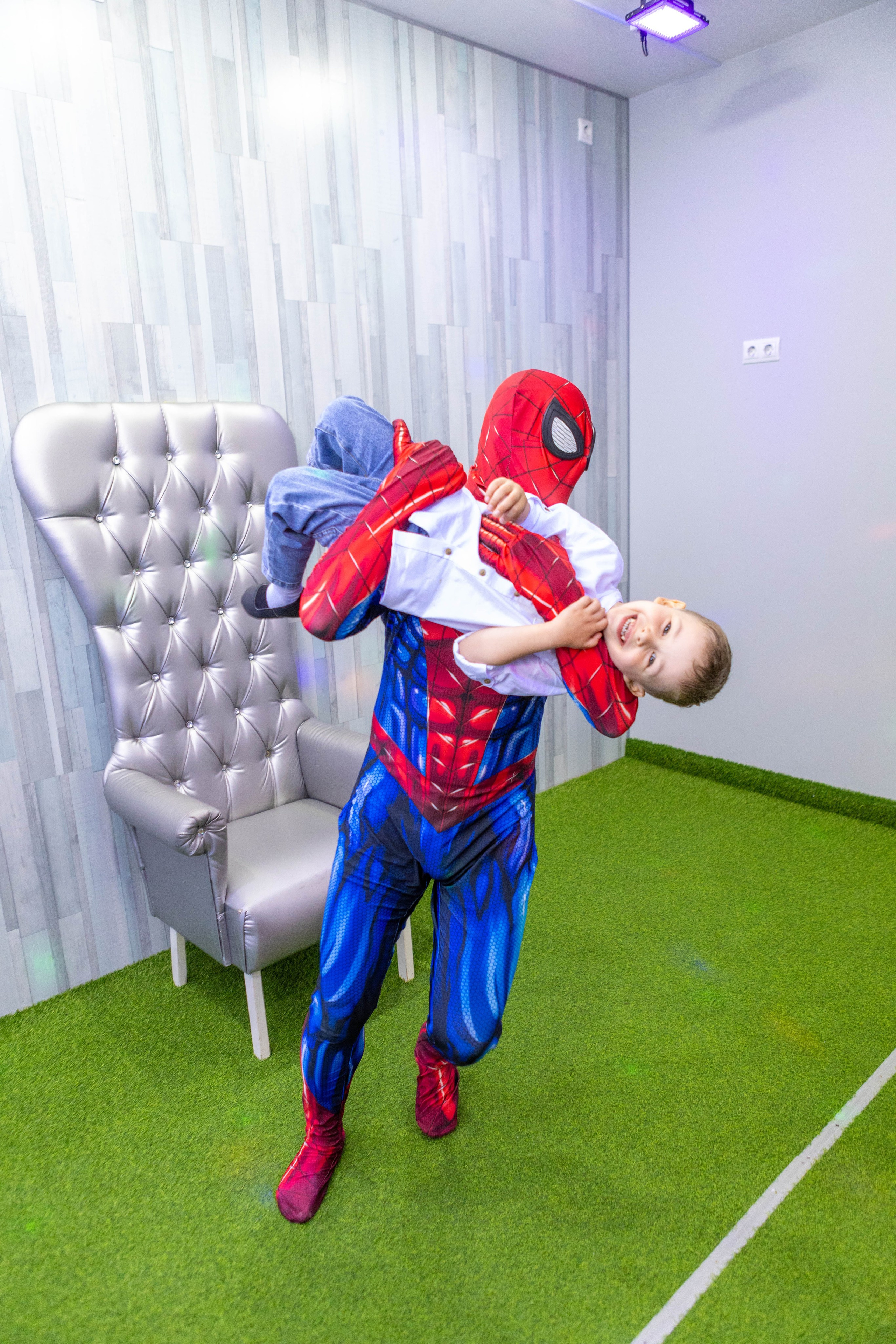 «Супергеройская вечеринка». Свадебный и предметный фотограф Ренат Каламперов