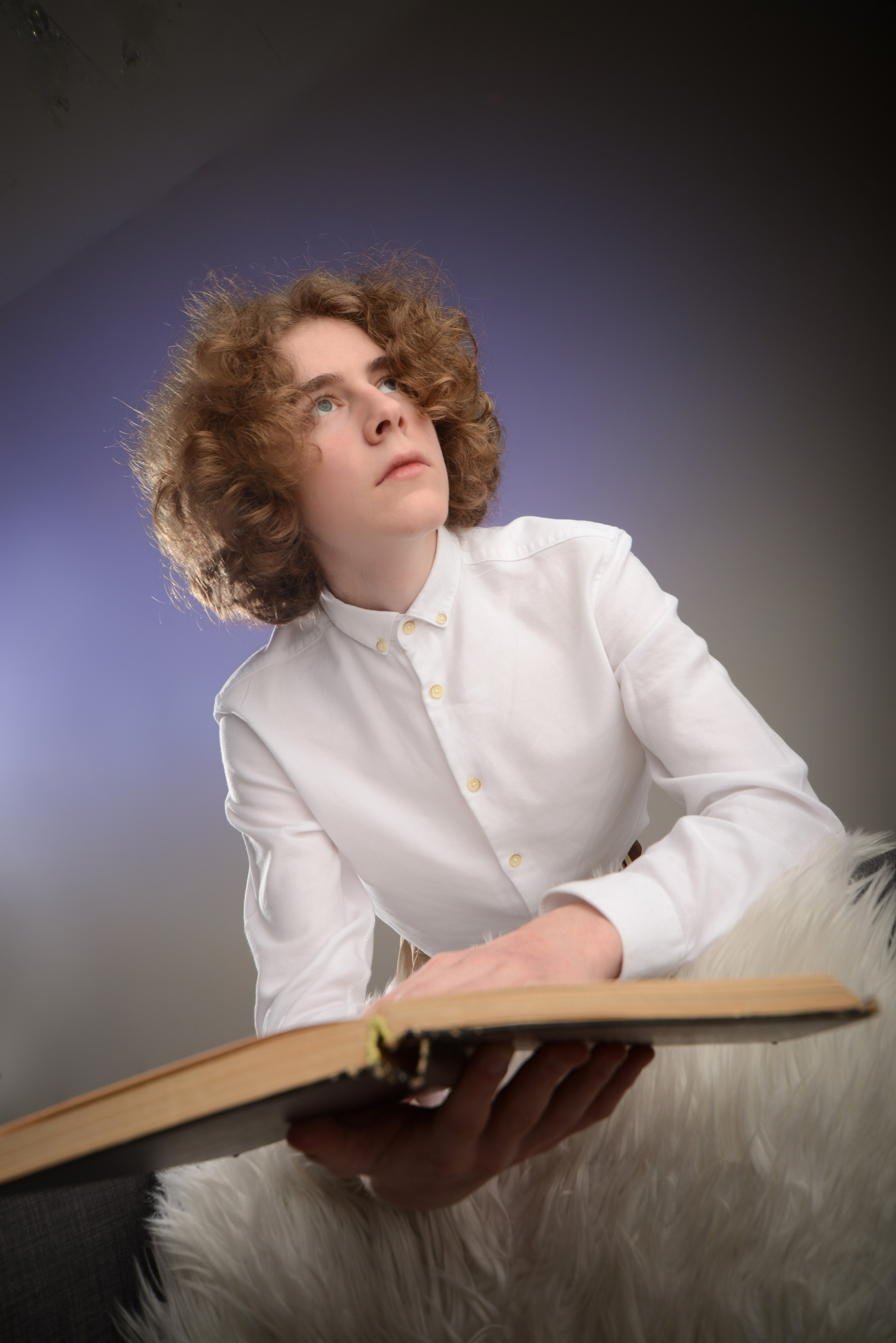 Выпускные альбомы для старшеклассников в Красноярске от AlbomKras 🎓✨. AlbomKras -выпускные альбомы Красноярска с авторским дизайном и качественной фотосъемкой! ⭐⭐⭐⭐⭐ 5.0