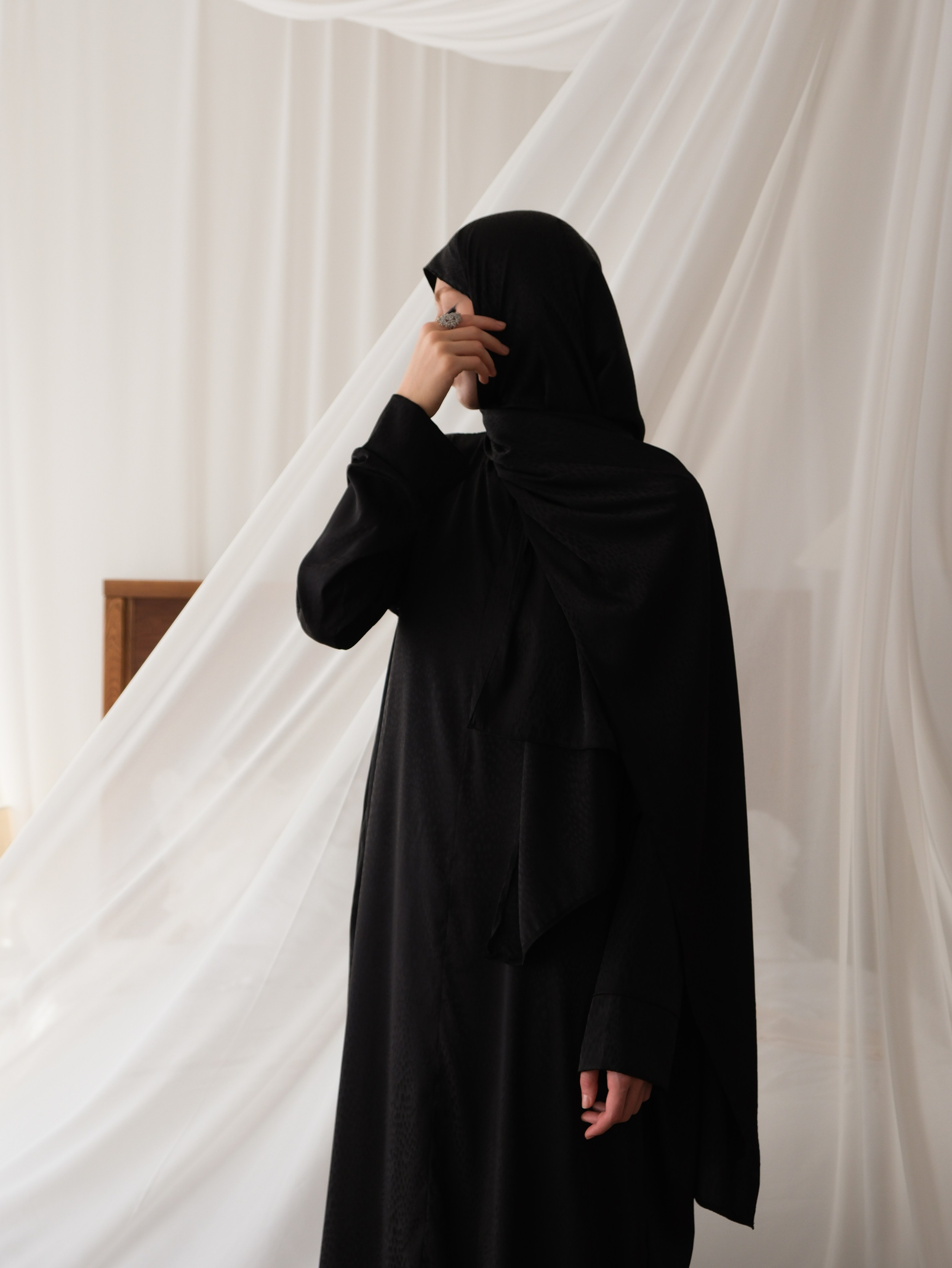 Shinee abayas. VonContent