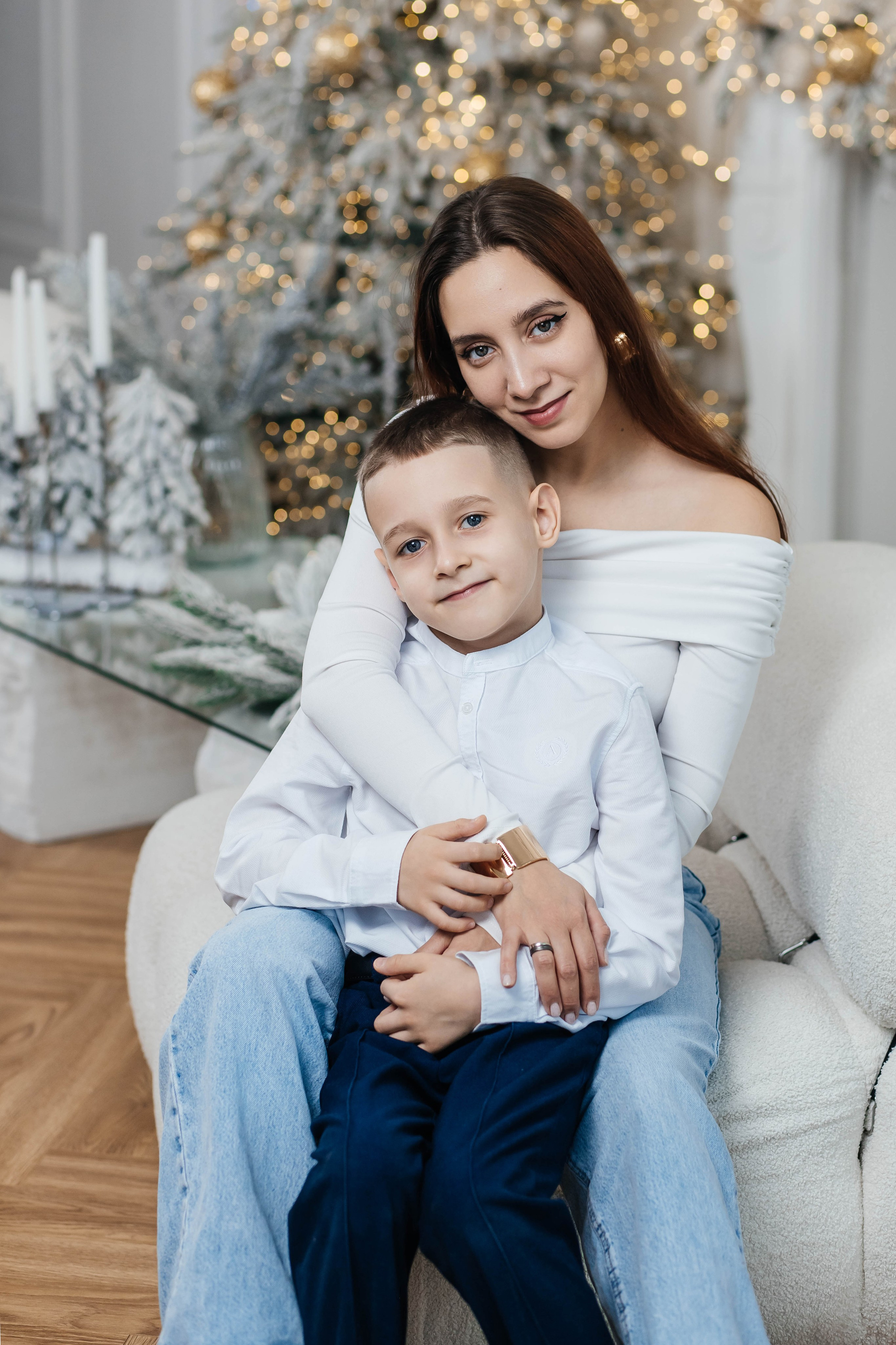 Семейная фотосессия большой семьи НГ 2026. Женский фотограф в Оренбурге Ирина Заводчикова