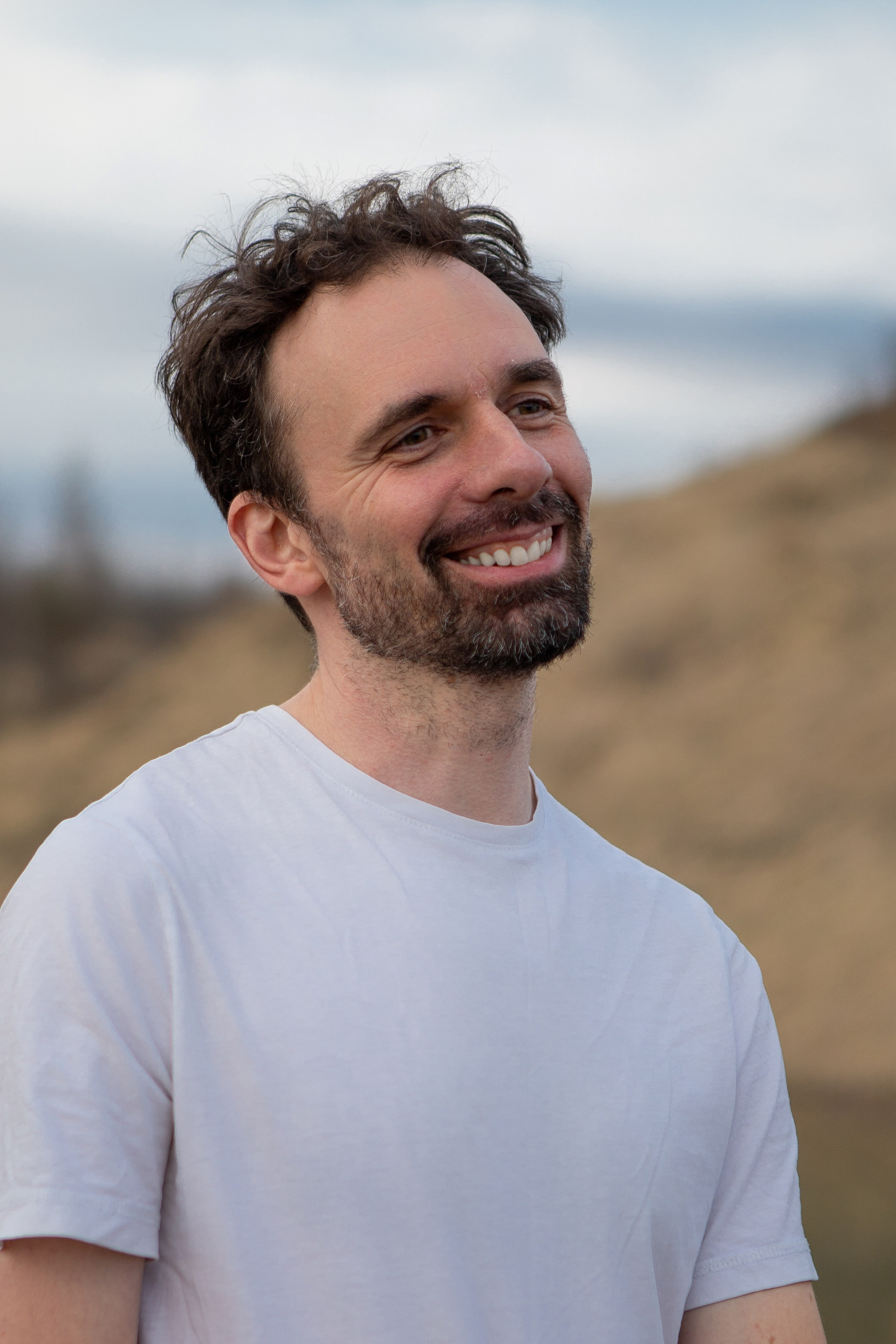 Мужская фотосессия на природе в Подмосковье. Атмосферный мужской портрет