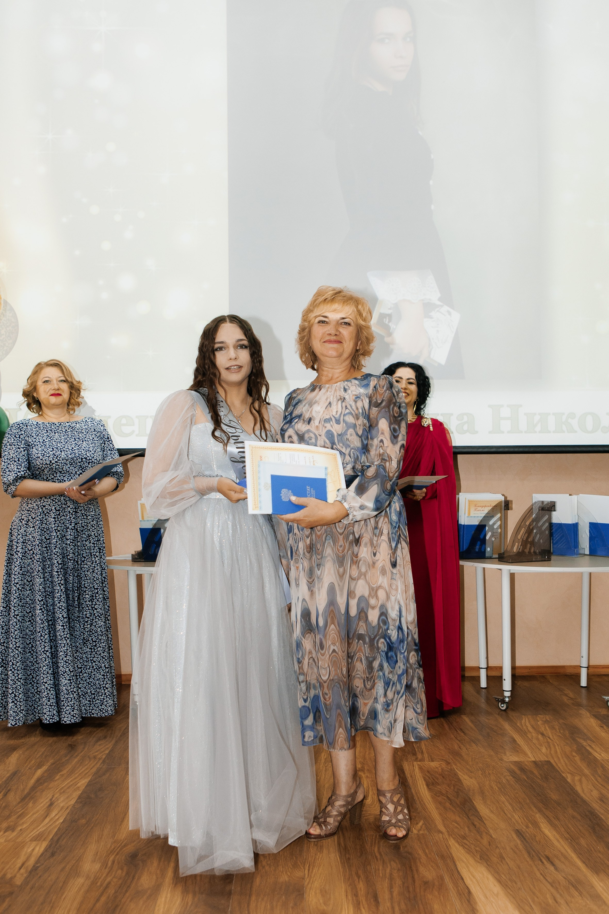 Выпускной Гимназия 12 2024 г. Свадебный и портретный Фотограф в Липецке Дмитрий Котюков