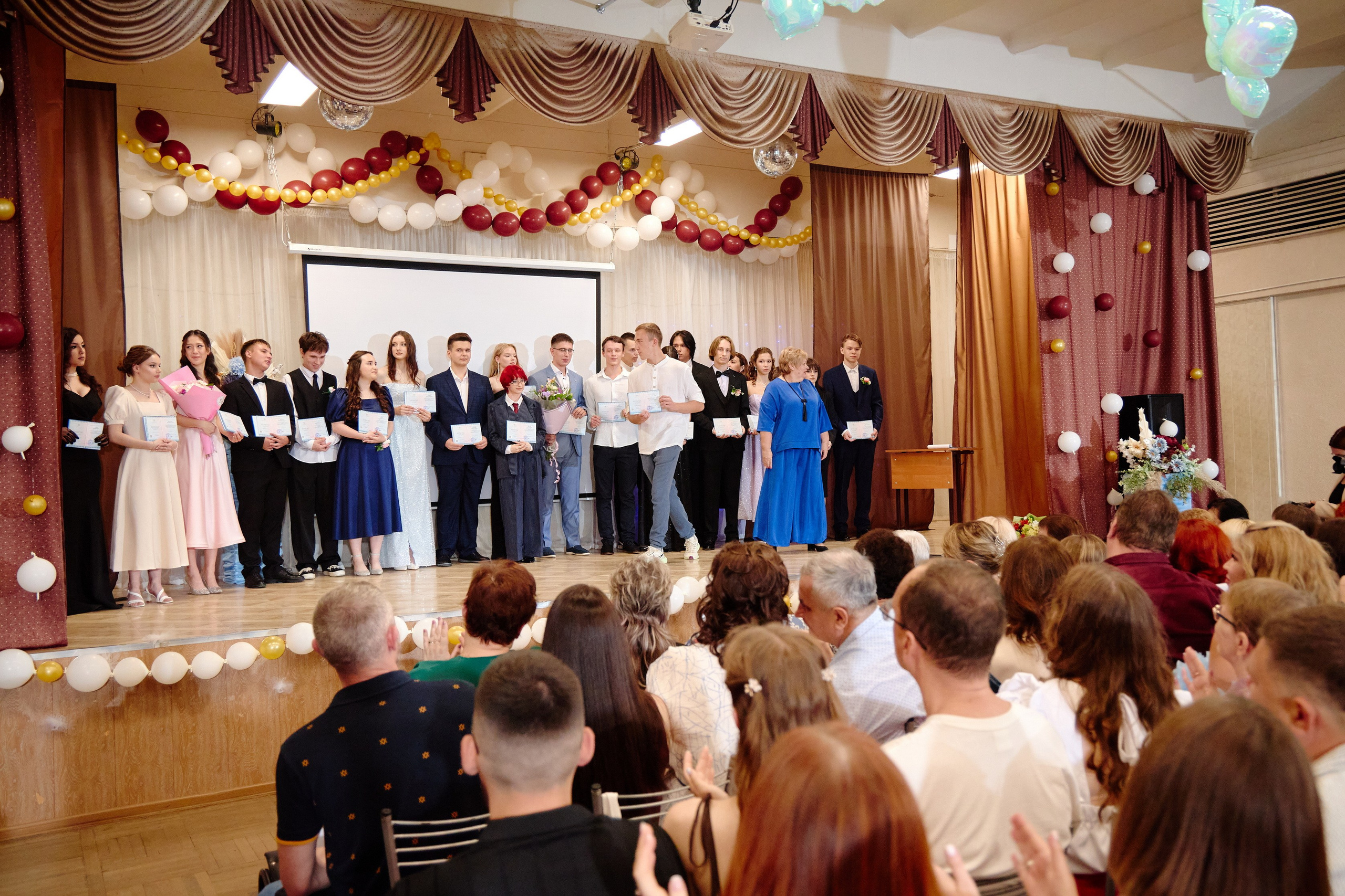 Выпускной 35 Сош. Фотограф Выпускные альбомы Таганрог Сергей Коробченко