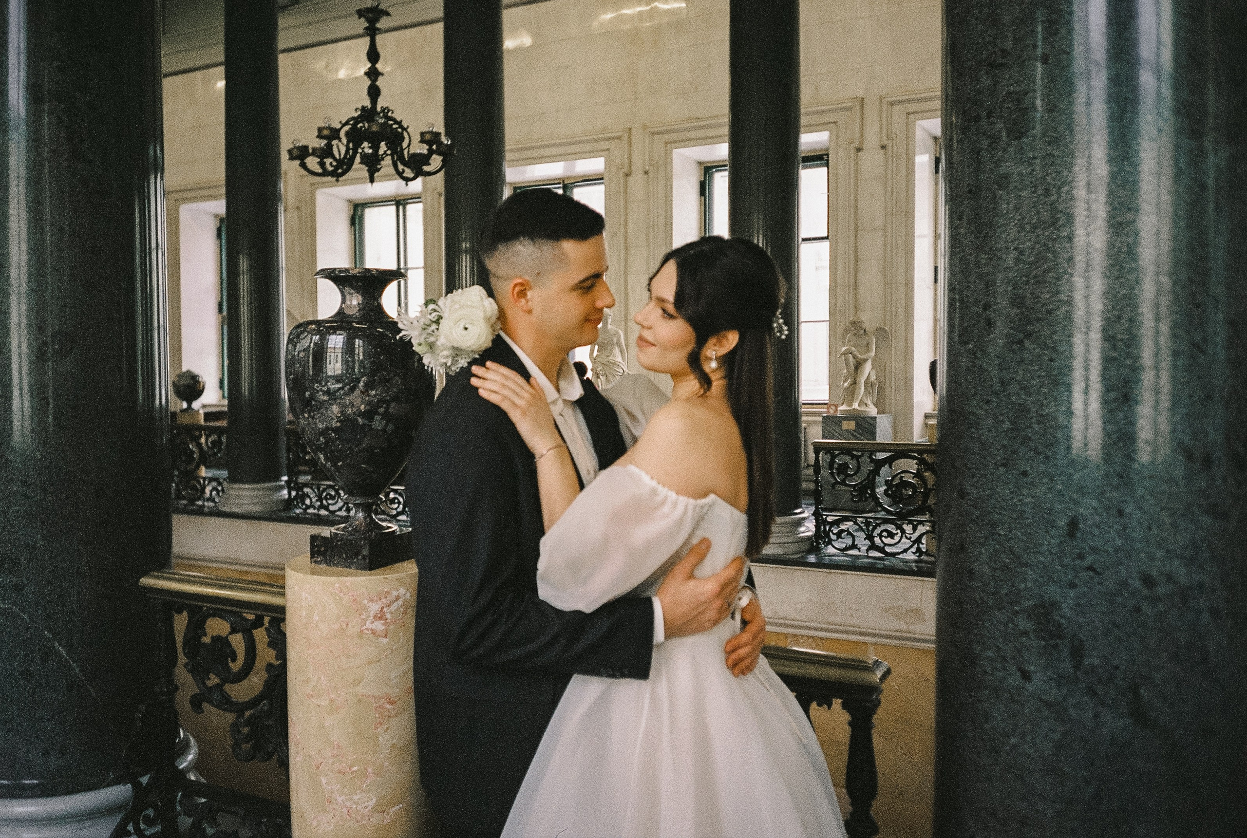 Ксения и Эдуард с пленкой 35 mm. Фотограф в Санкт-Петербурге Юлия Гербель