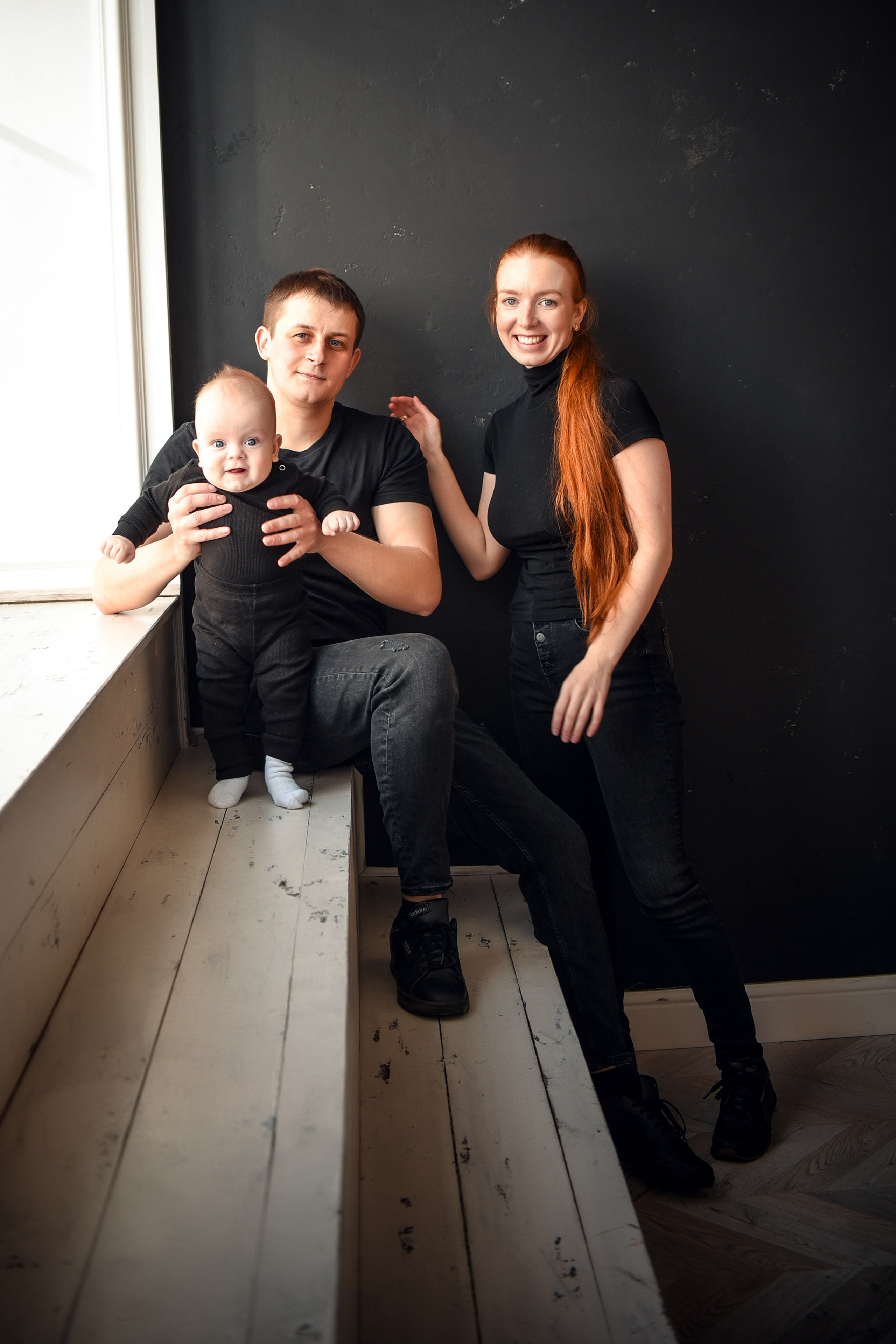 Семейная студийная фотосессия 3. Свадебный, семейный, детский, контент фотограф в Омске Максим Ильин