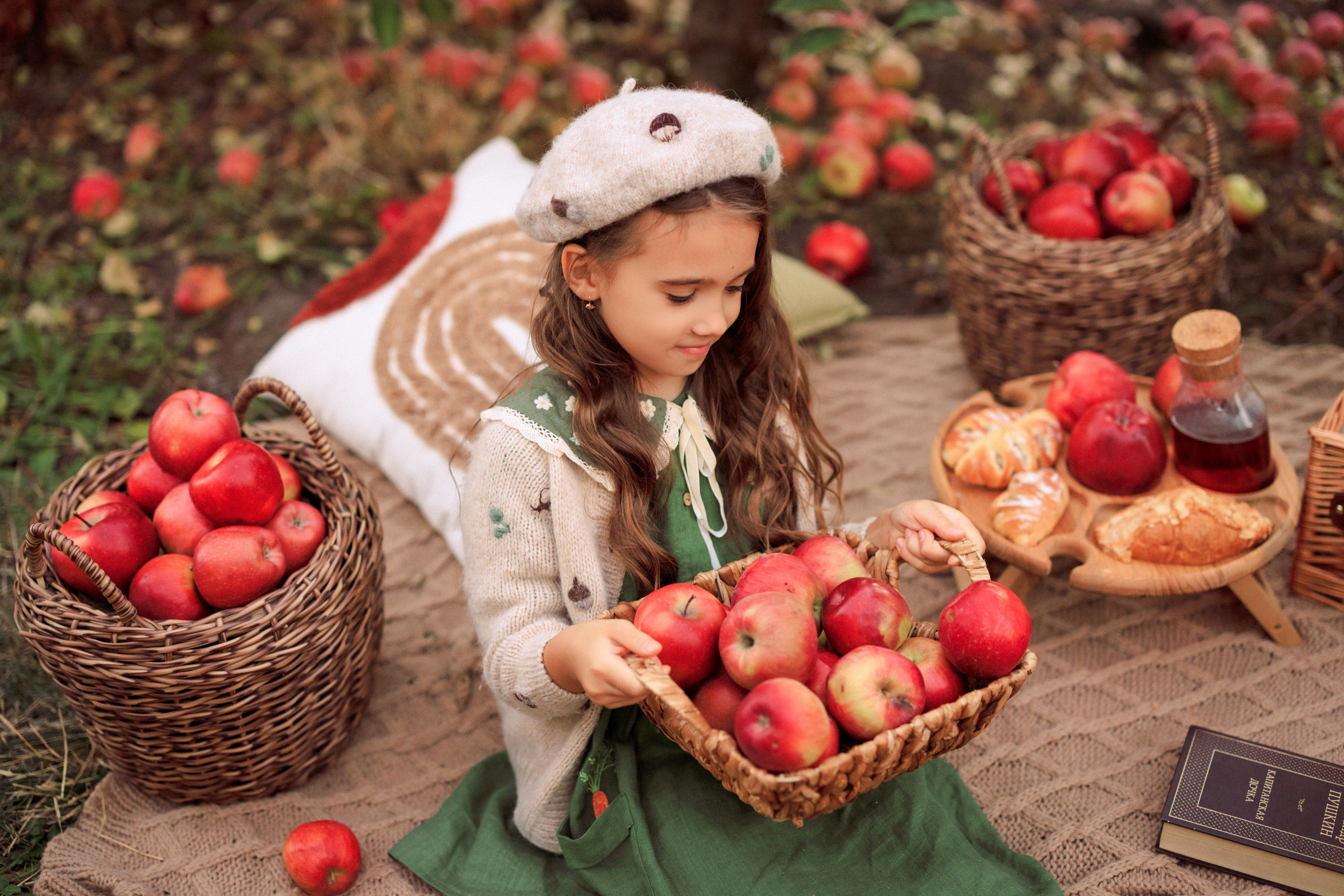 Семейная фотосессия в Яблоневом саду. Семейный и детский фотограф в Краснодаре Анна Трашкова