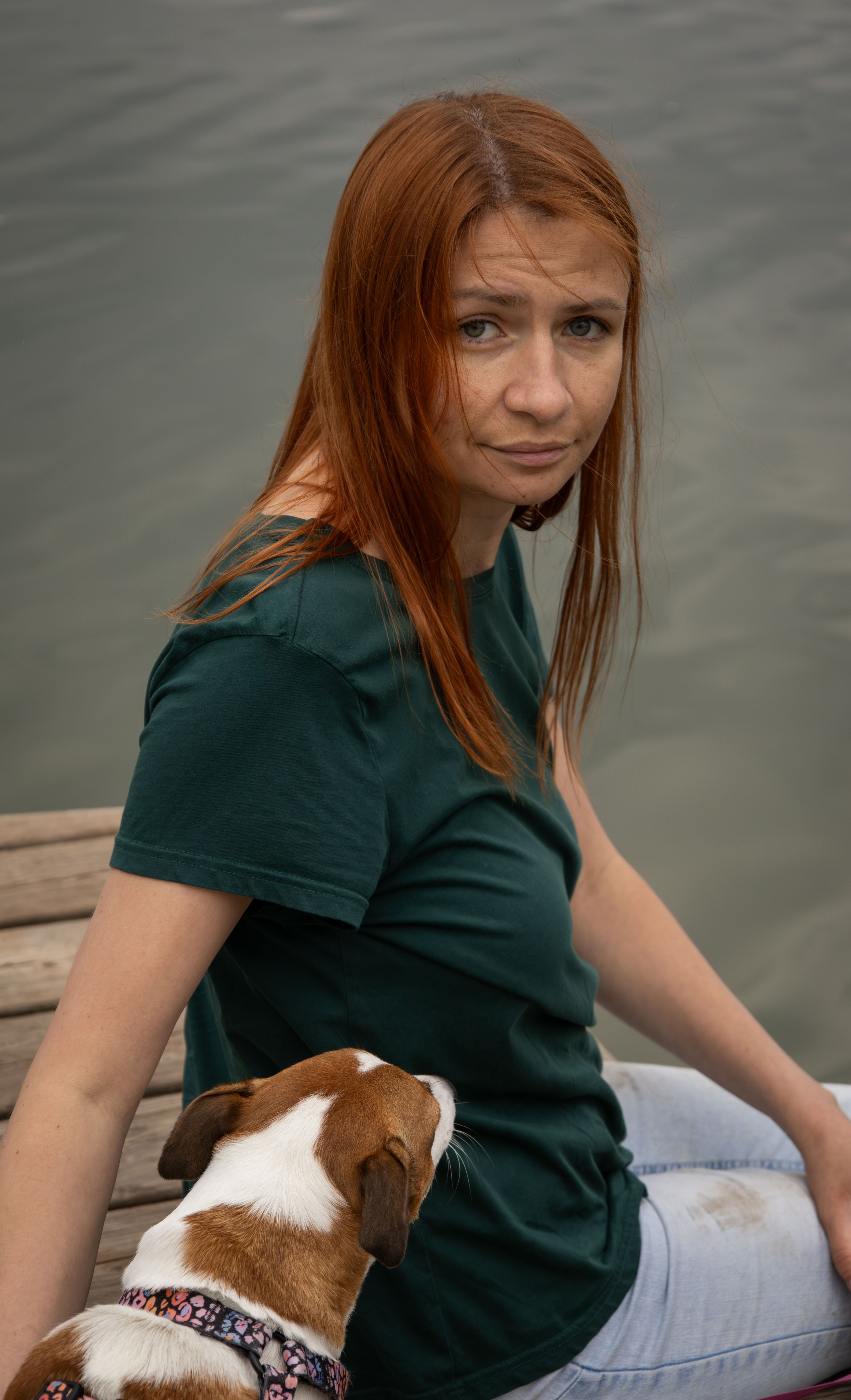 Моя маленькая спутница: Банни и Настя в Южнобутовском парке. Фотограф-анималист в Москве Екатерина Тихонова