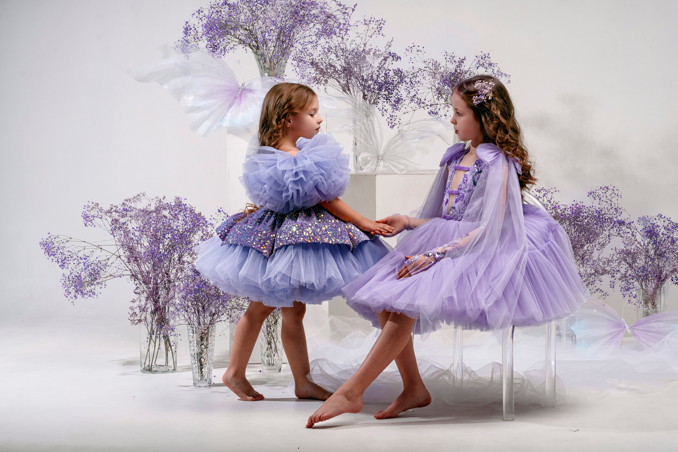 лавандовое платье, фиолетовая гипсофила, фотосессия в студии, фиолетовый, групповое фото