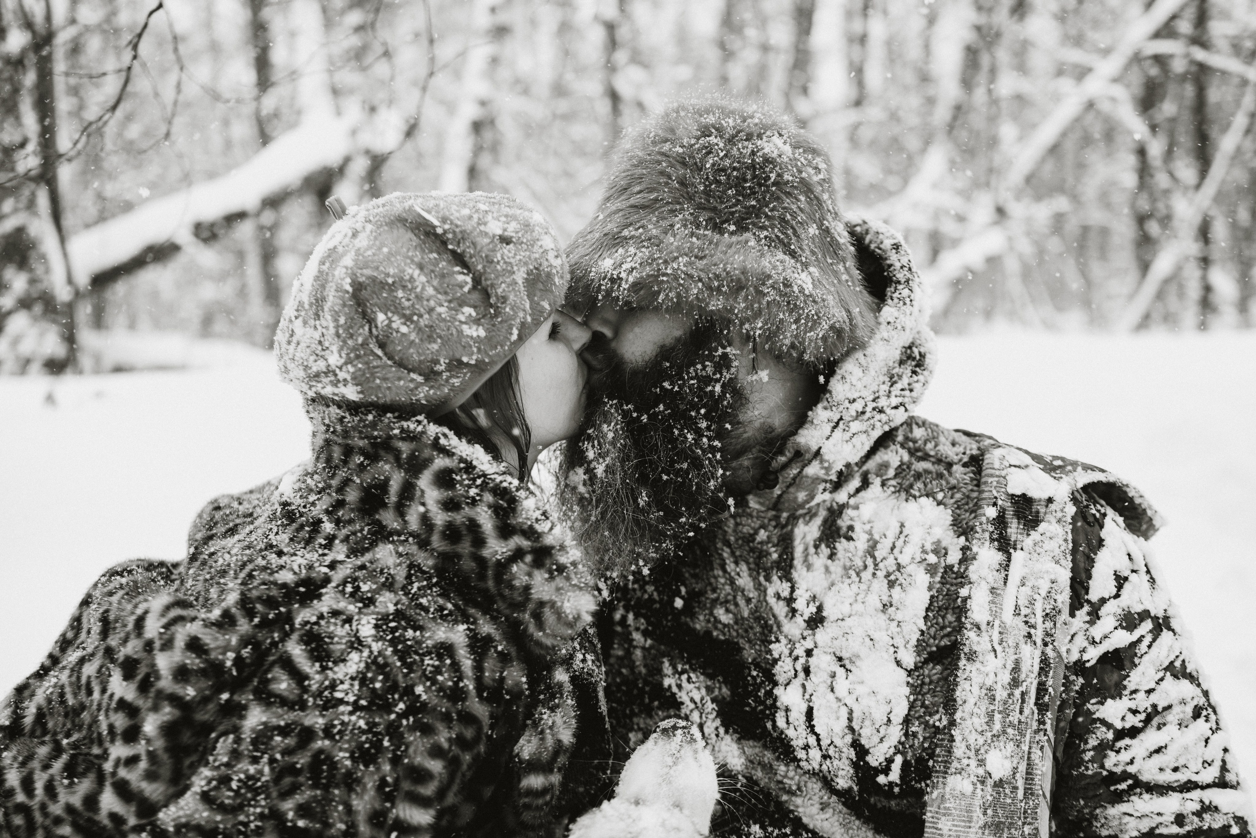 Свадебная съёмка в зимнем лесу. Фотоведьма Дарья Нечинская