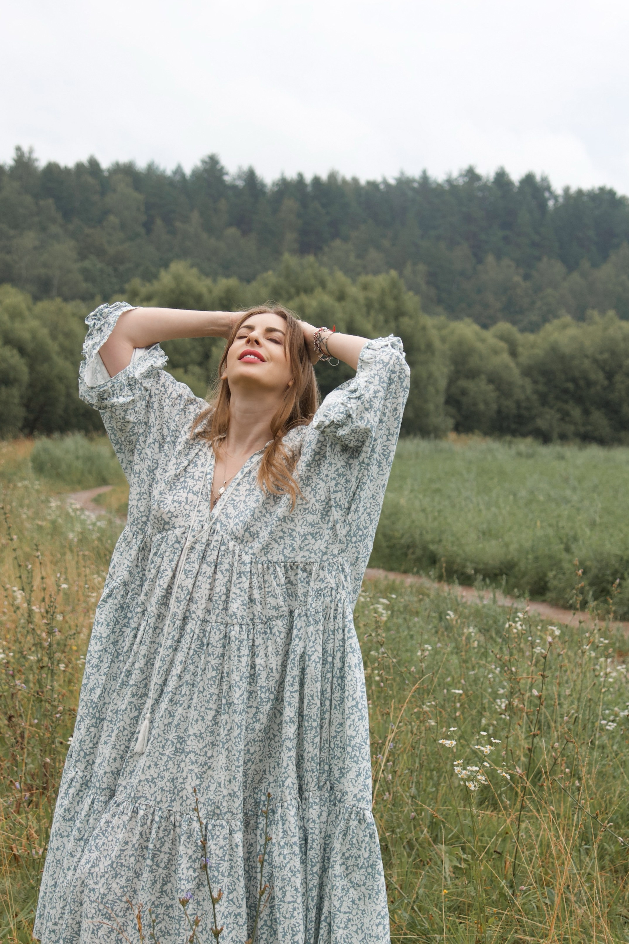 Настенька и река. Фотограф Ирина Воробьева