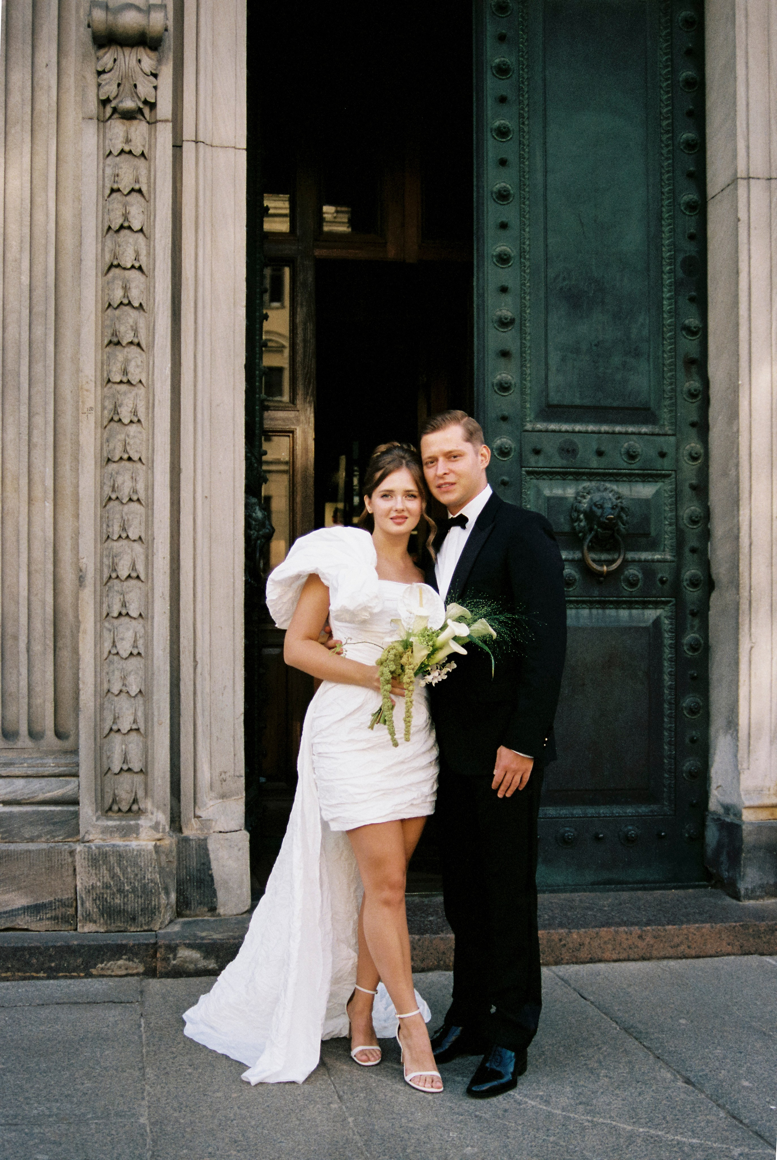 Настя и Лёша. Прогулка по Питеру. Катер. На цифру и плёнку. Свадебный фотограф Катерина Чулкова