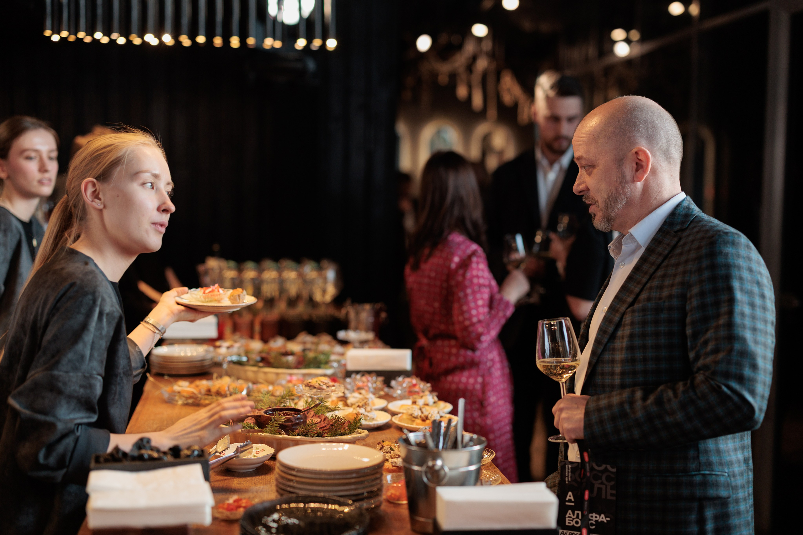 Альфа Босс — дегустация деловых идей. Контент для бизнеса в Екатеринбурге Полдень Медиа