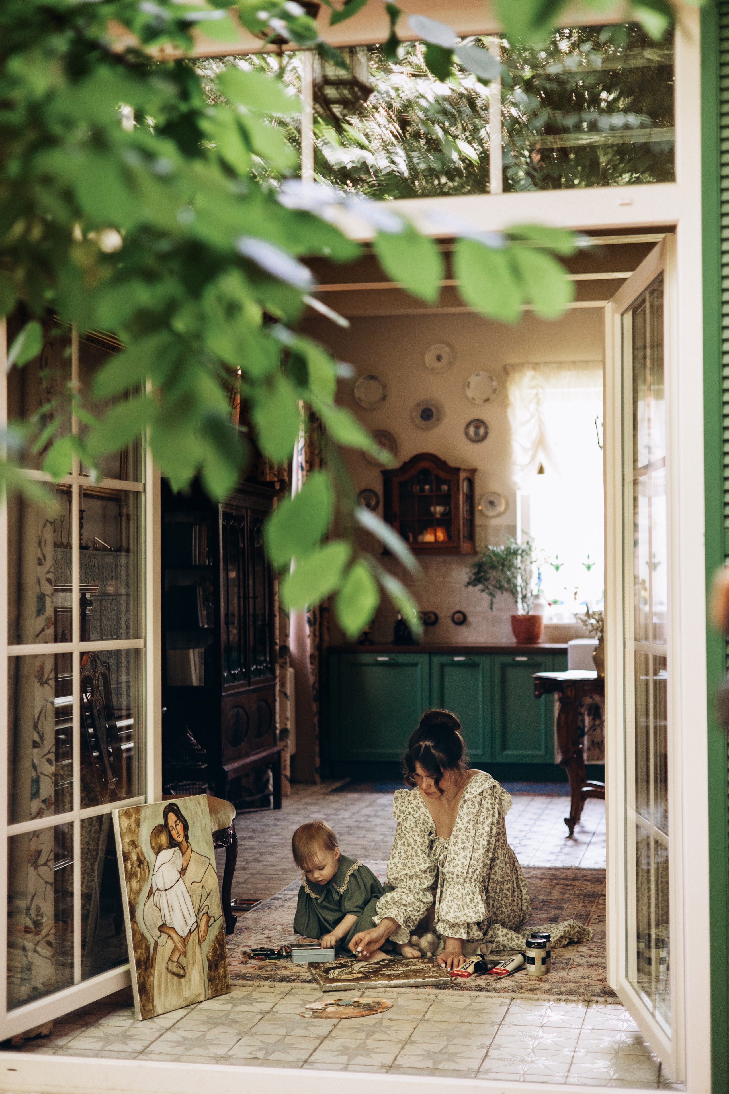 Художницы Настя и Тонечка в Villa Rossa. Семейный фотограф в Москве Марина Петра