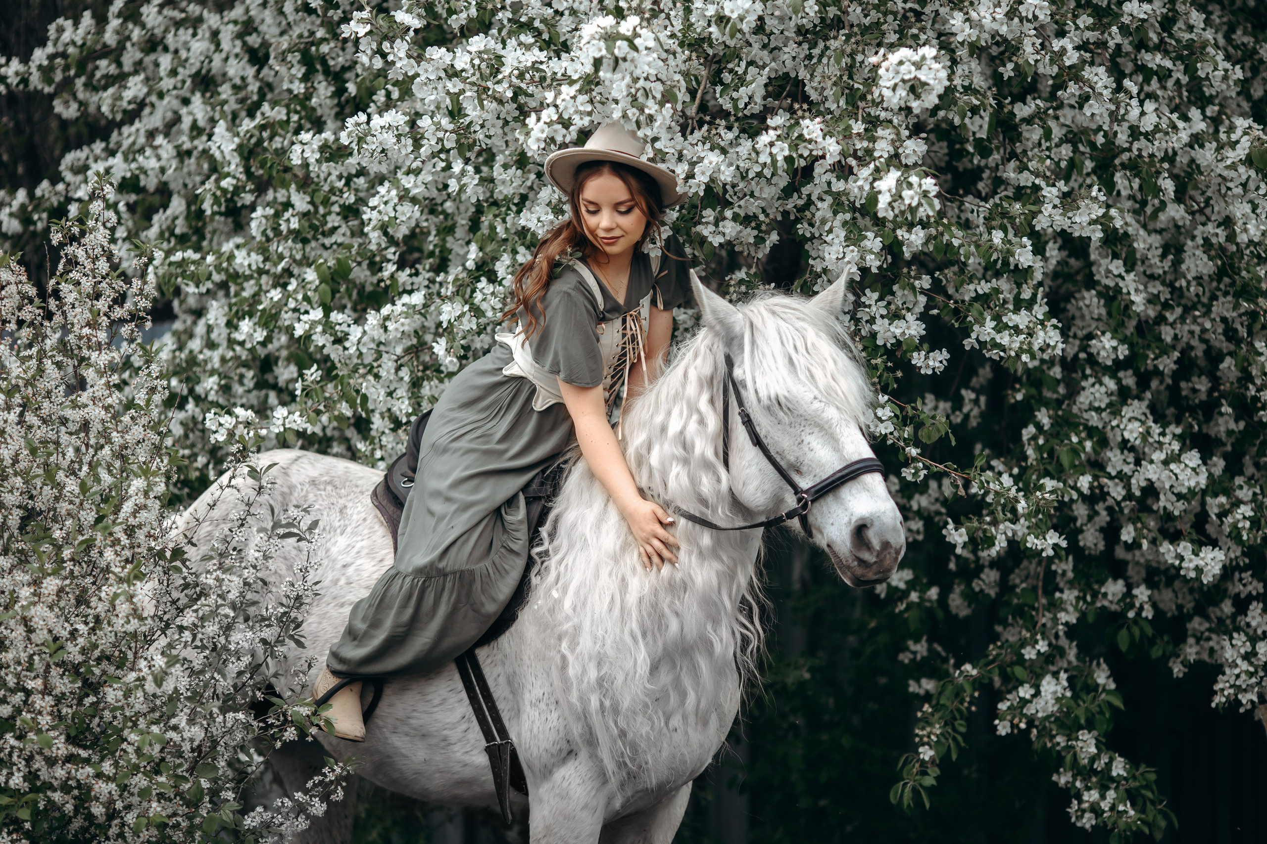 Весенние цветения. Анна Молчанова конный фотограф в Тюмени | фотосессии с лошадьми Тюмень