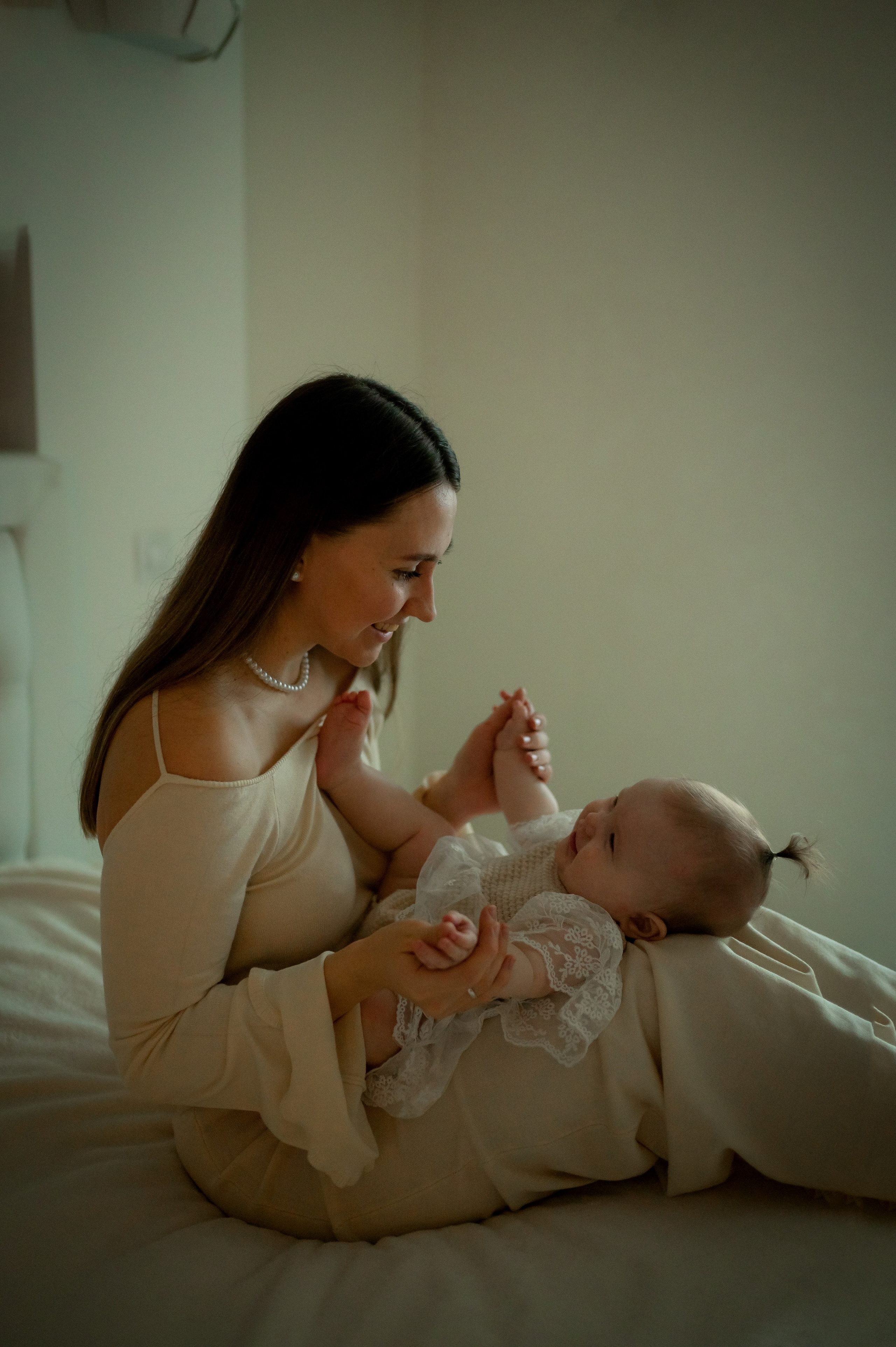 Родители с новорожденным малышом. Фотограф новорождённых, семейный, школьный в городе Калуге Евгения