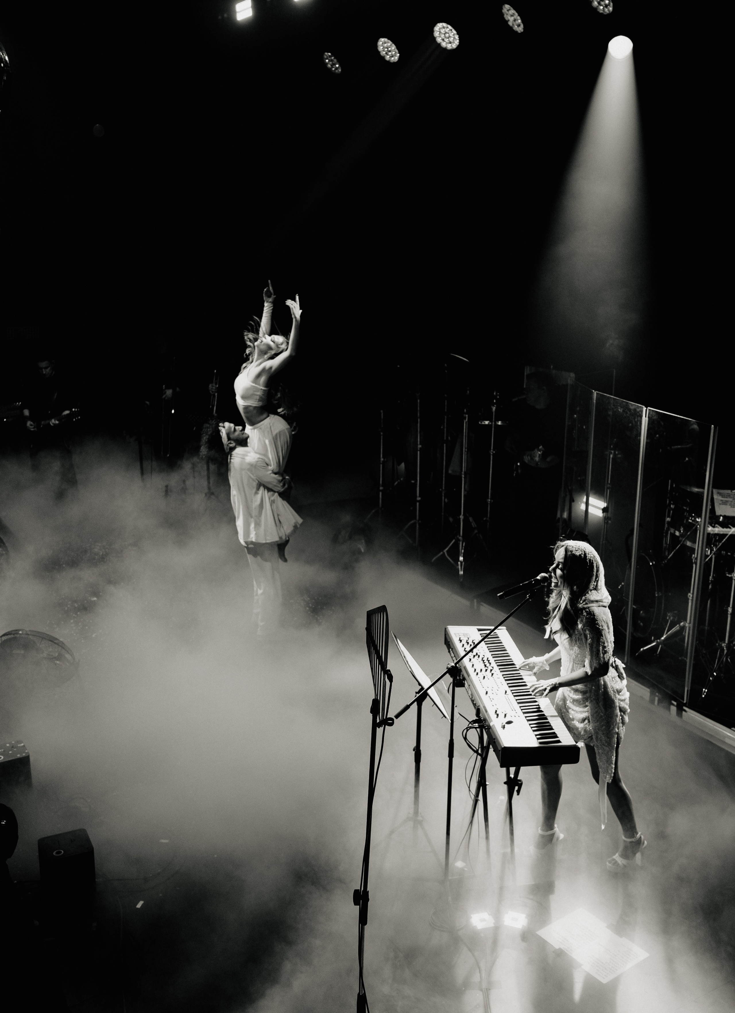 Концерт Максим в Санкт-Петербурге. Фотограф Елизавета Федосова. Репортажная съемка концерта. 