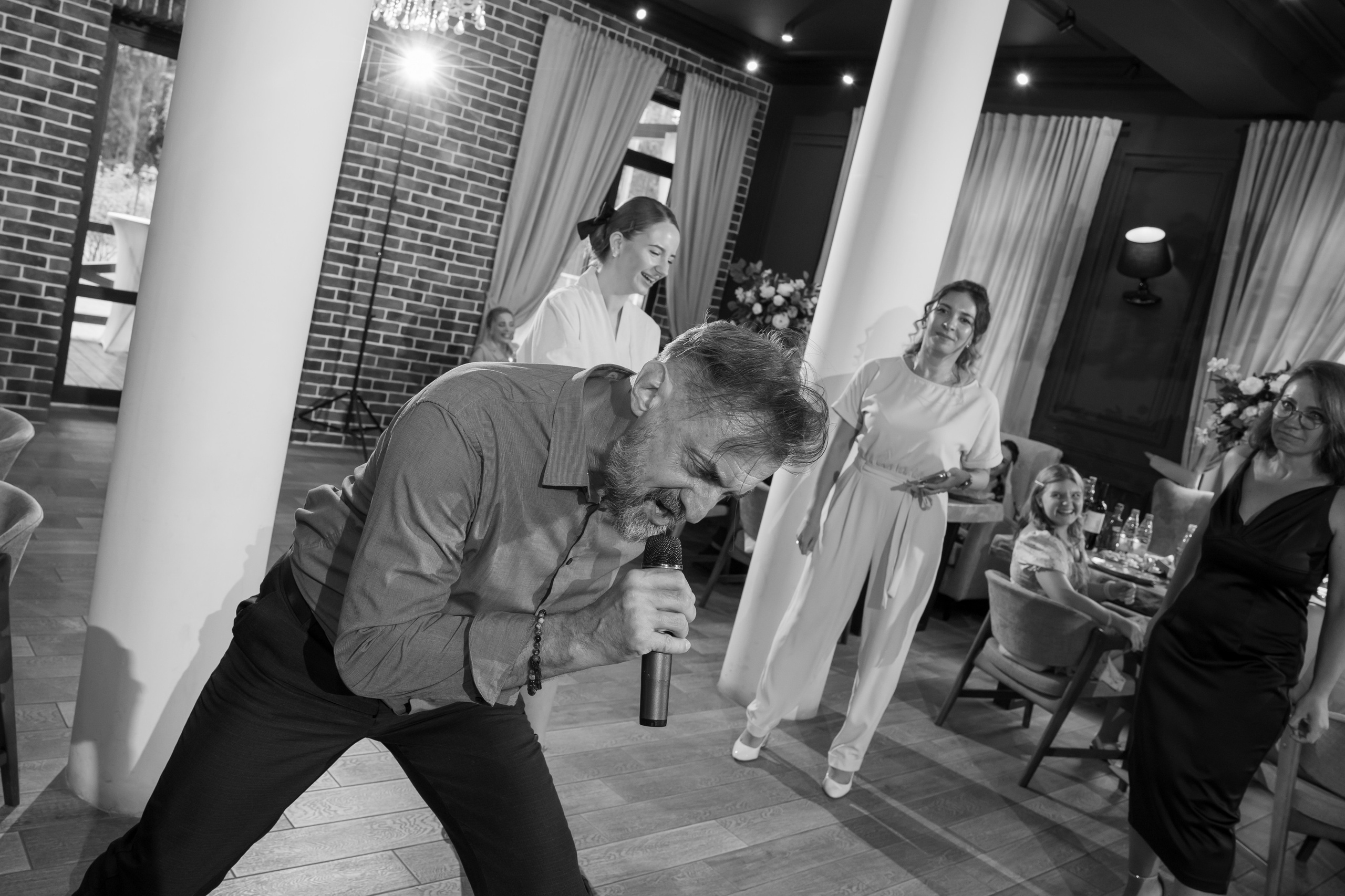 Полина и Дмитрий, загородный клуб «Барин», ЗАГС в г. Пушкино. Свадебный и репортажный фотограф (Москва, Королев и другие)