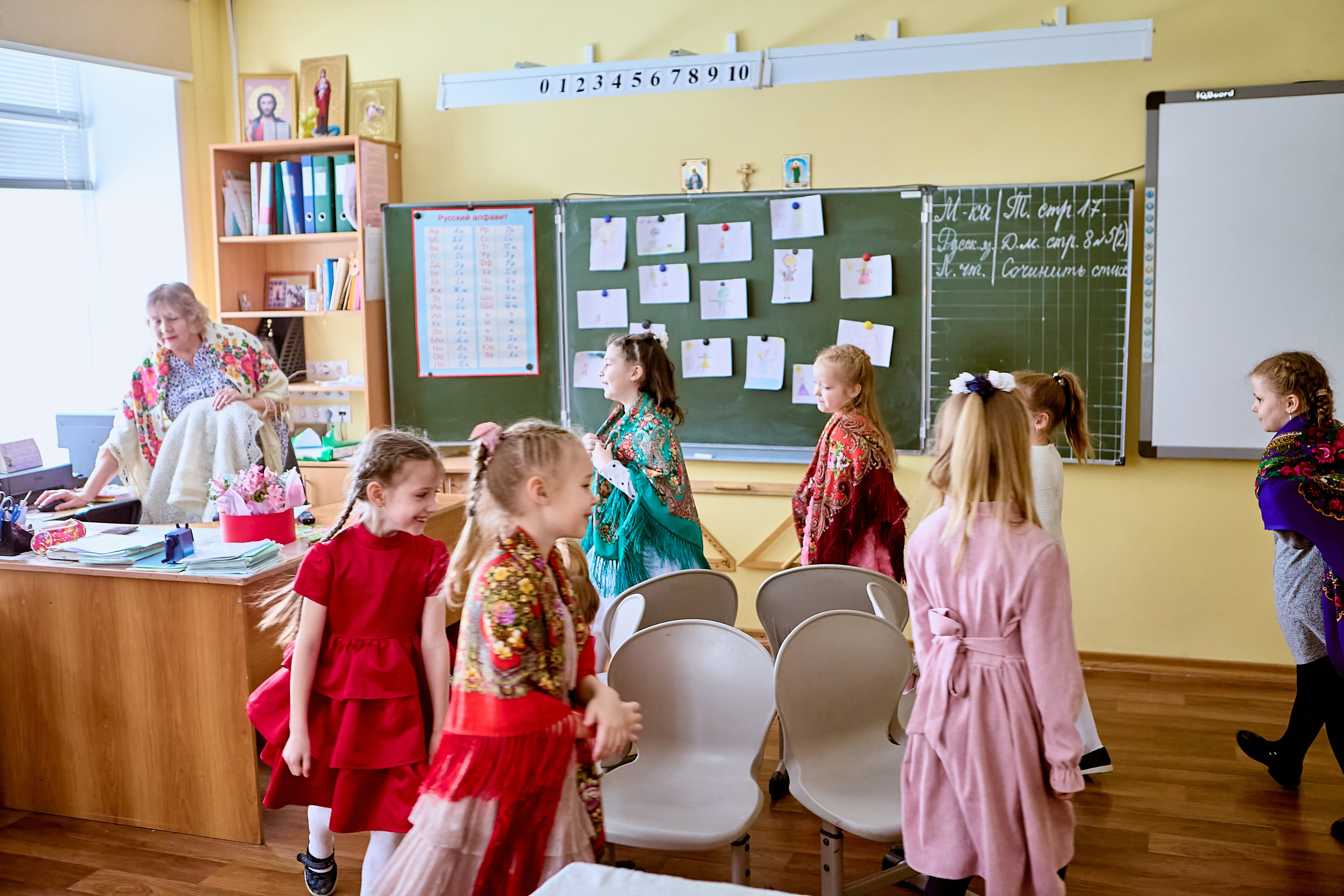 ШИРОКАЯ МАСЛЕНИЦА фотографии с праздника 1 А класса