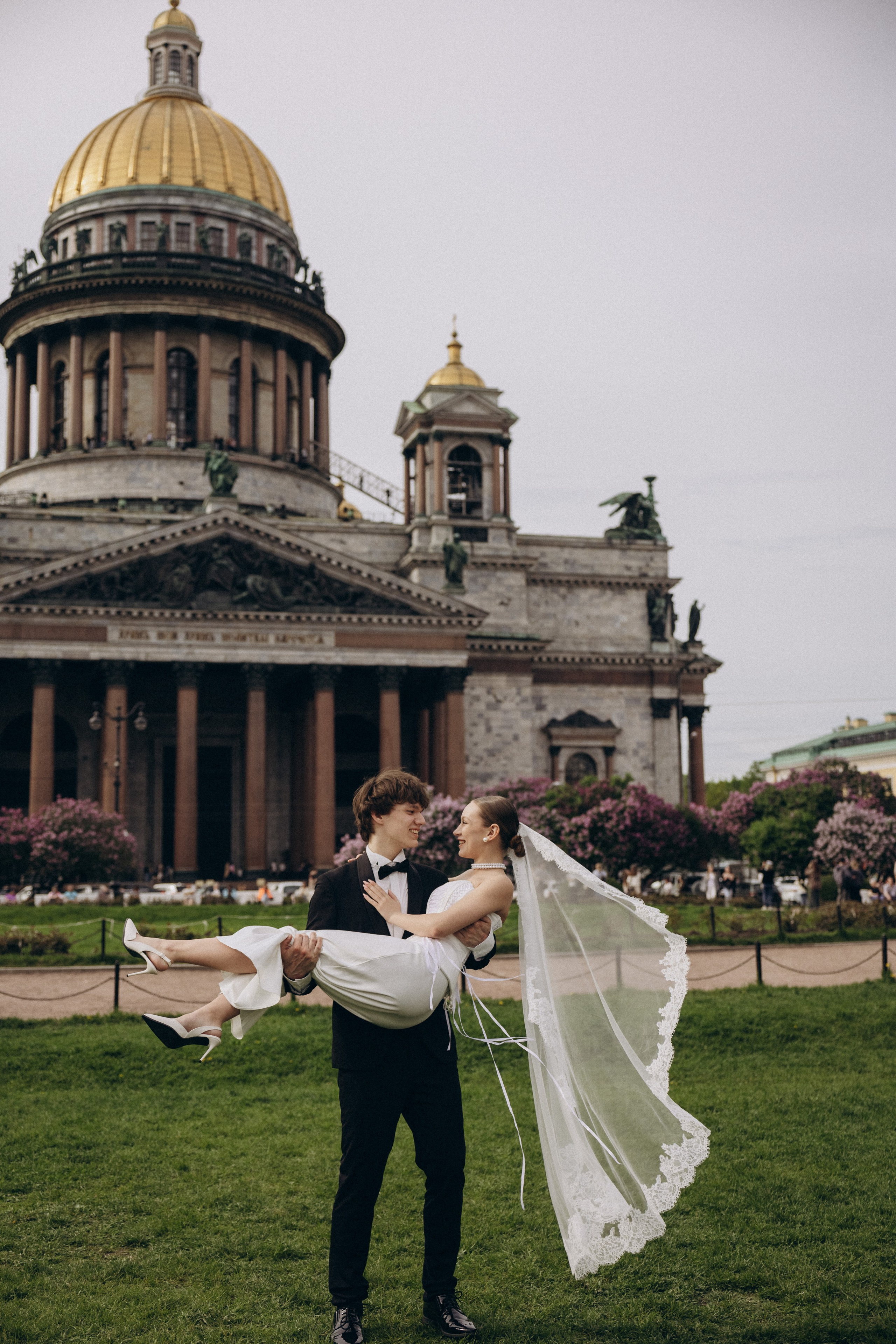 Свадебная прогулка в Санкт-Петербурге. Семейный и свадебный фотограф в Санкт-Петербурге Екатерина Васильева