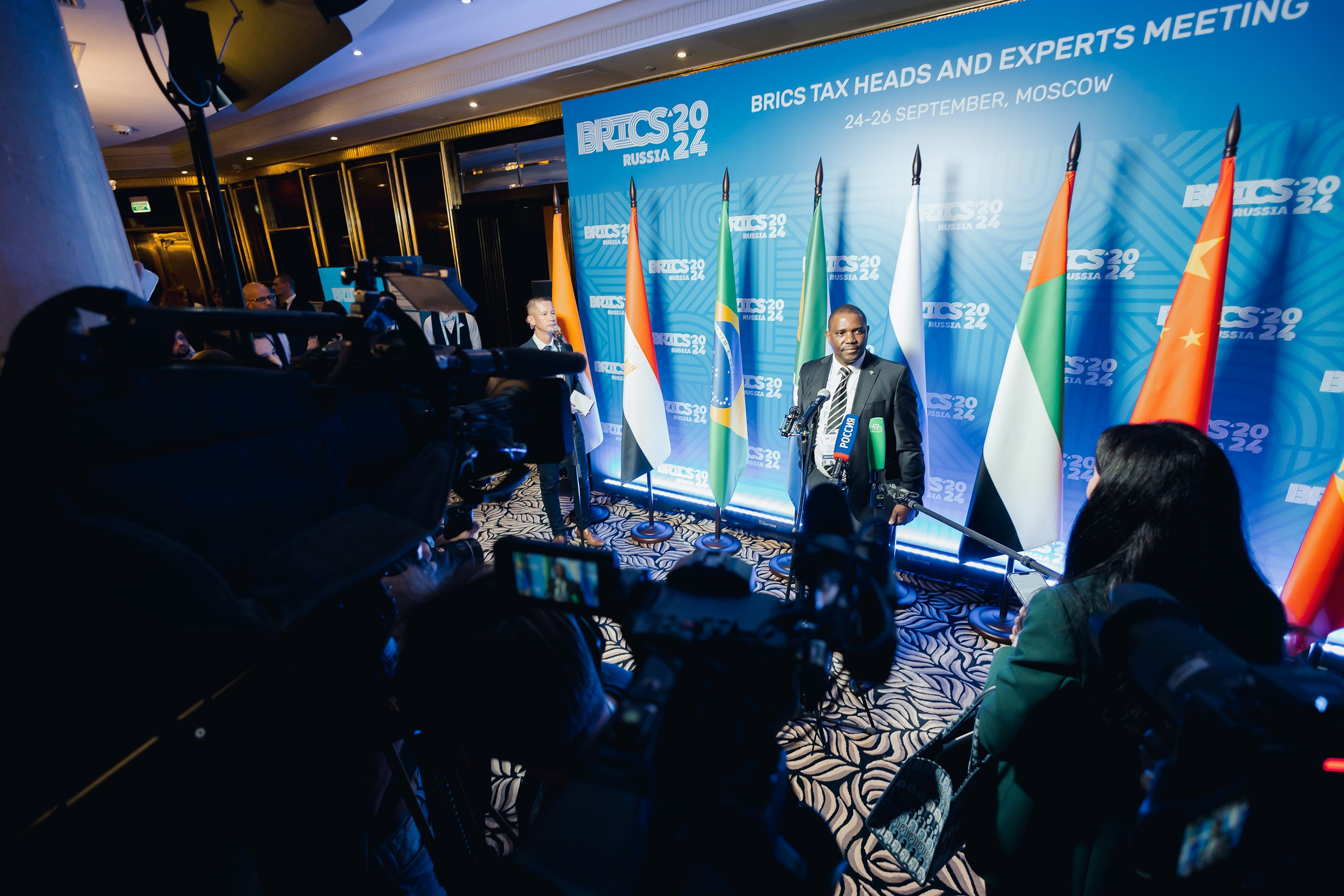 БРИКС ФНС. Parezhevphoto.ru