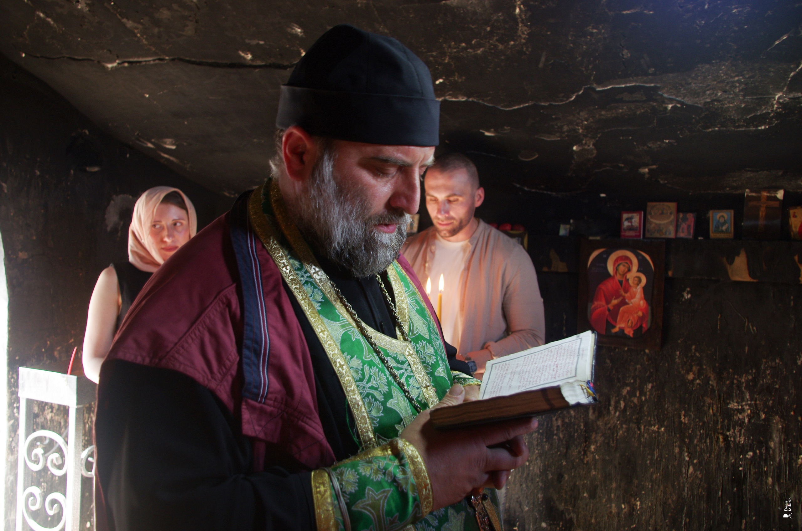 Крещение в Церкви Святого Георгия в Гогни. Портретный фотограф Денис Милютин
