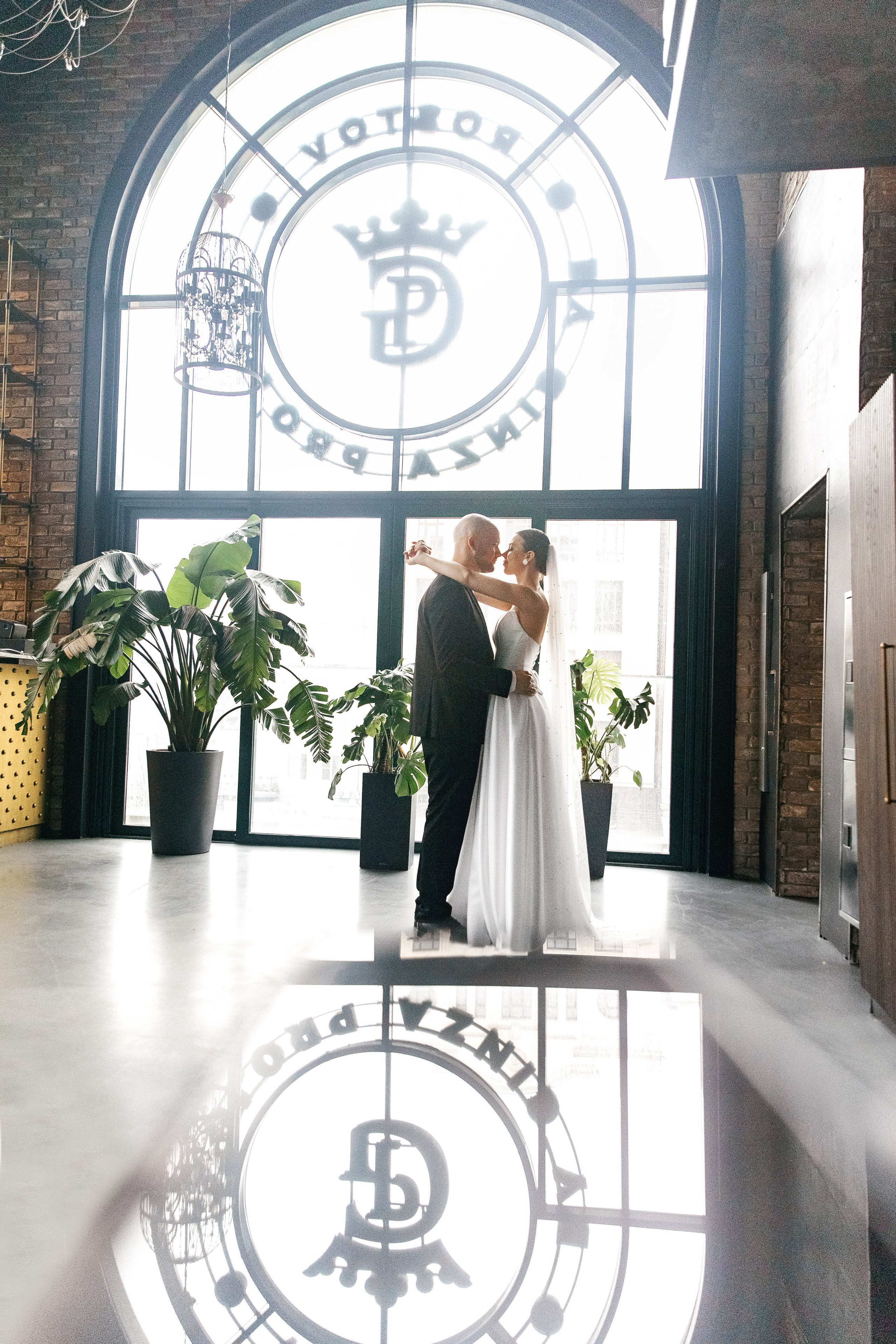 Свадебная фотосессия в отеле, в Ростове-на_Дону. Свадебный фотограф в Ростове-на-Дону Олег Майер