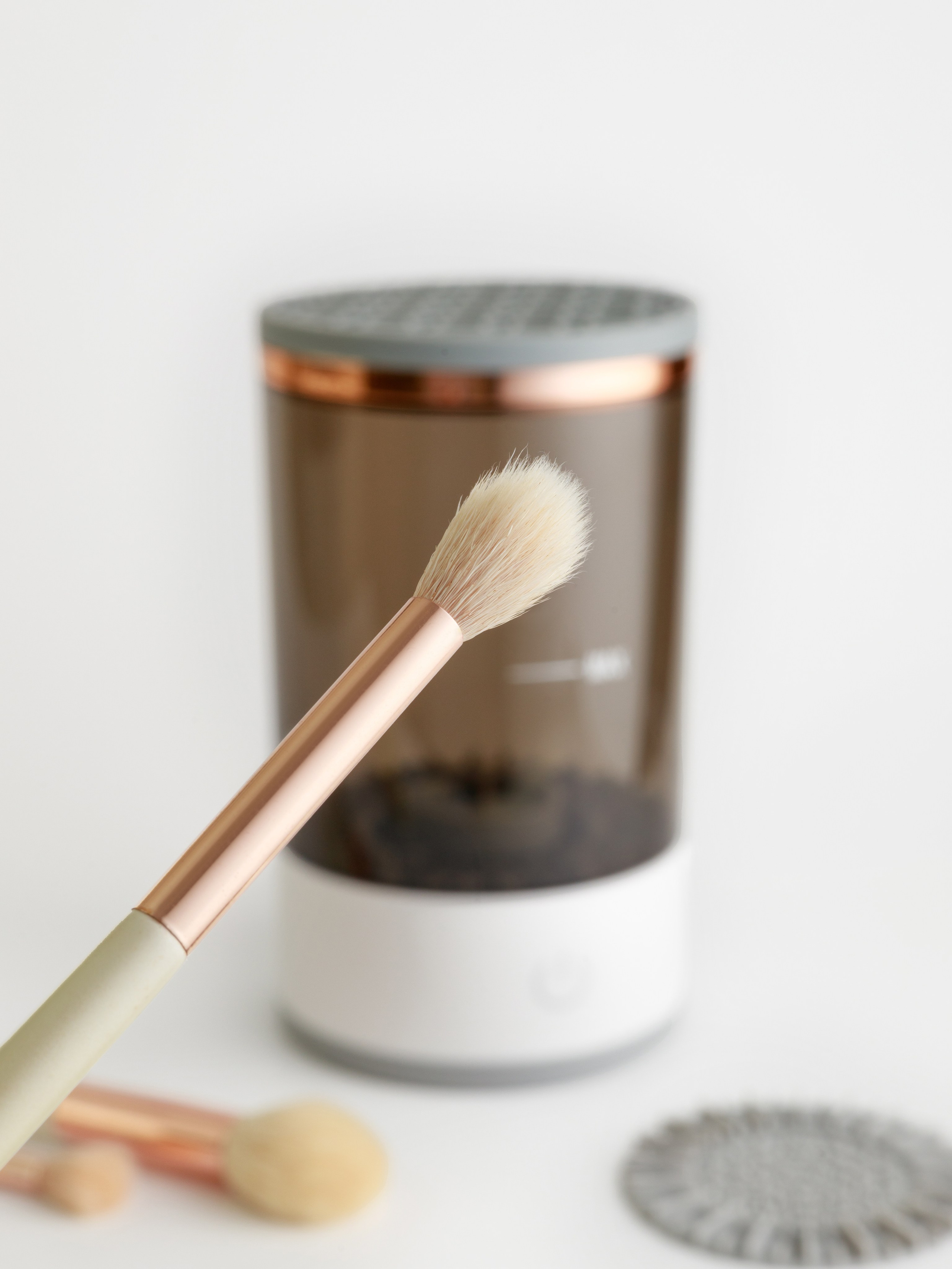 Съемка очистителя для кистей для Wildberries. СЕМЕЙНЫЙ И ПРЕДМЕТНЫЙ ФОТОГРАФ — ЛЕНА ГОНЧАР | КРАСНОДАР | МАЙКОП