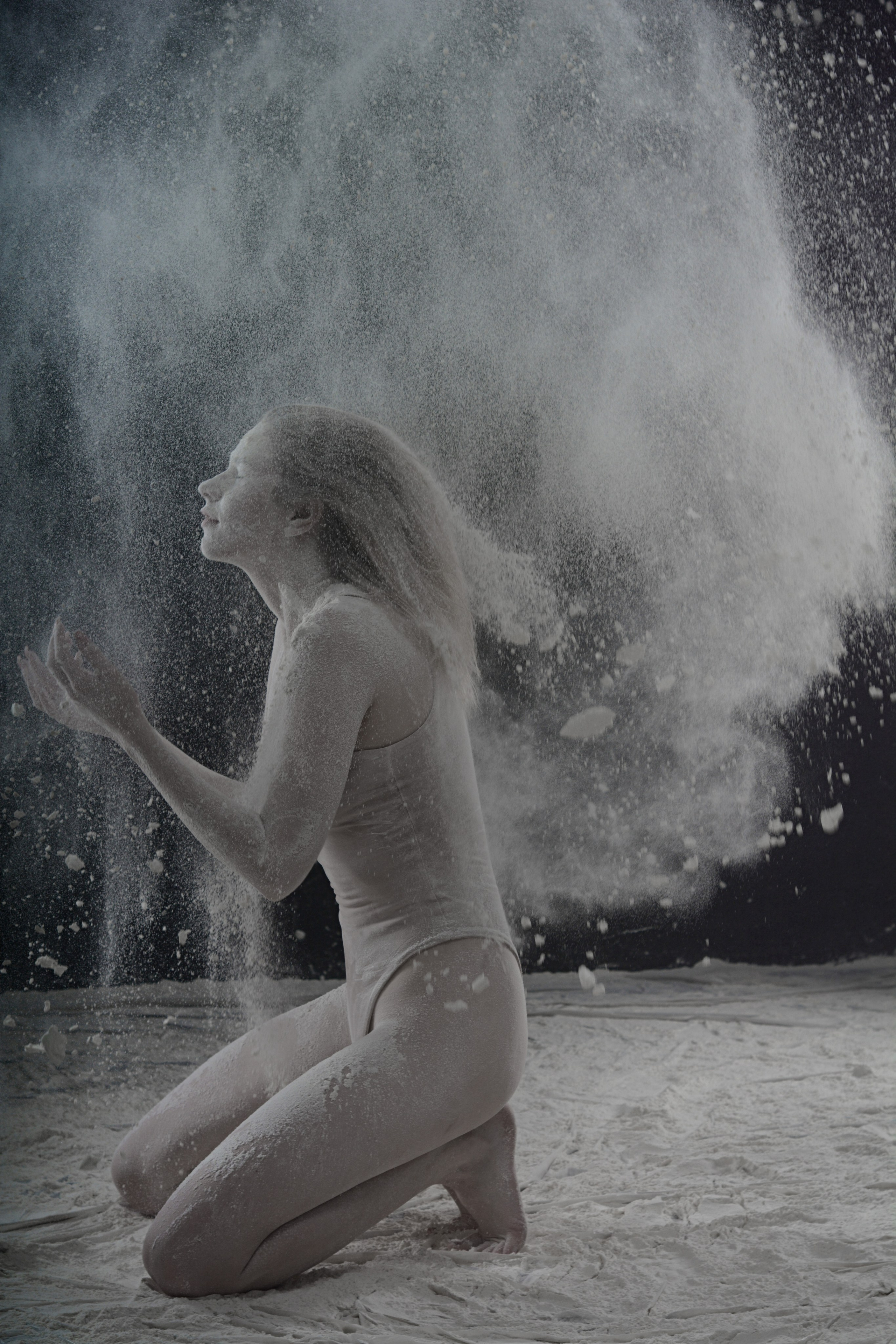 Фотосессия с мукой. Студийный и портретный фотограф в САНКТ-ПЕТЕРБУРГЕИрина Махаон