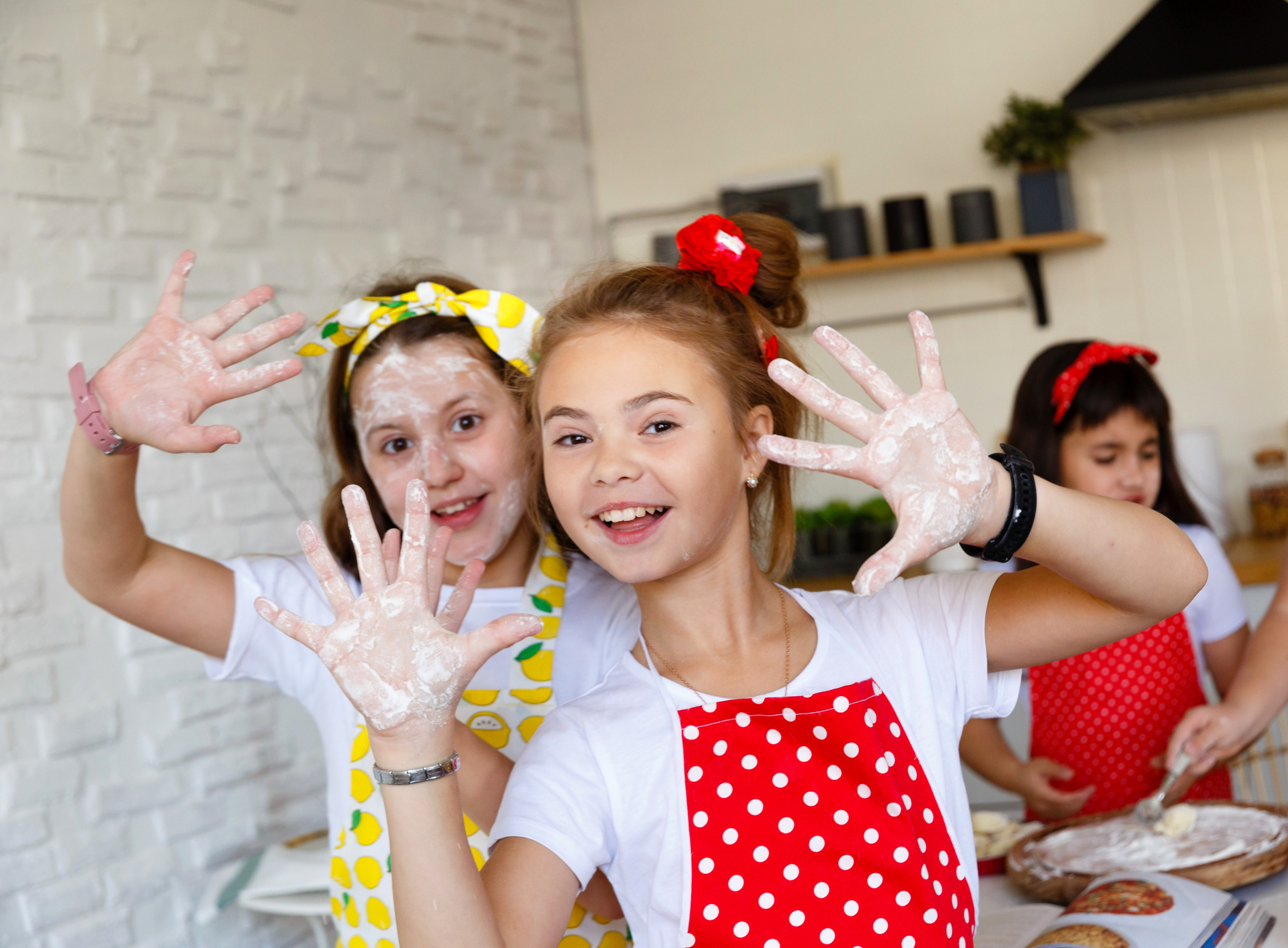 ВЕСЕЛЫЕ ПОВАРЯТА. Выпускные альбомы Красноярск