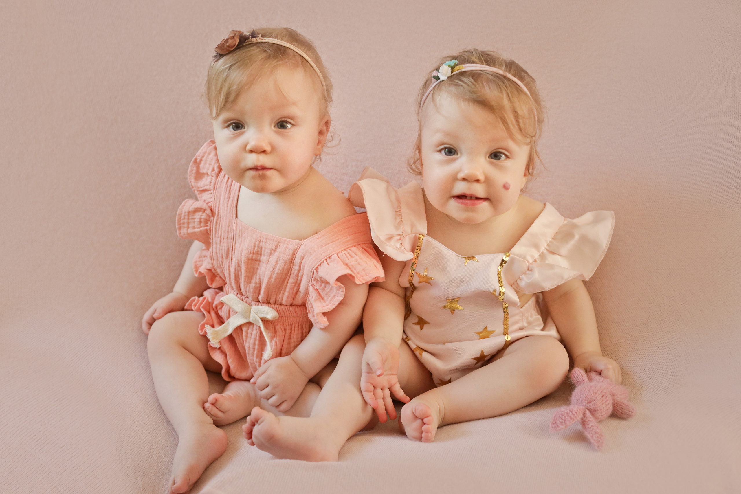 Элина и Арина. Я расту. Семейный фотограф и фотограф новорожденных в Санкт-Петербурге Алина Фе