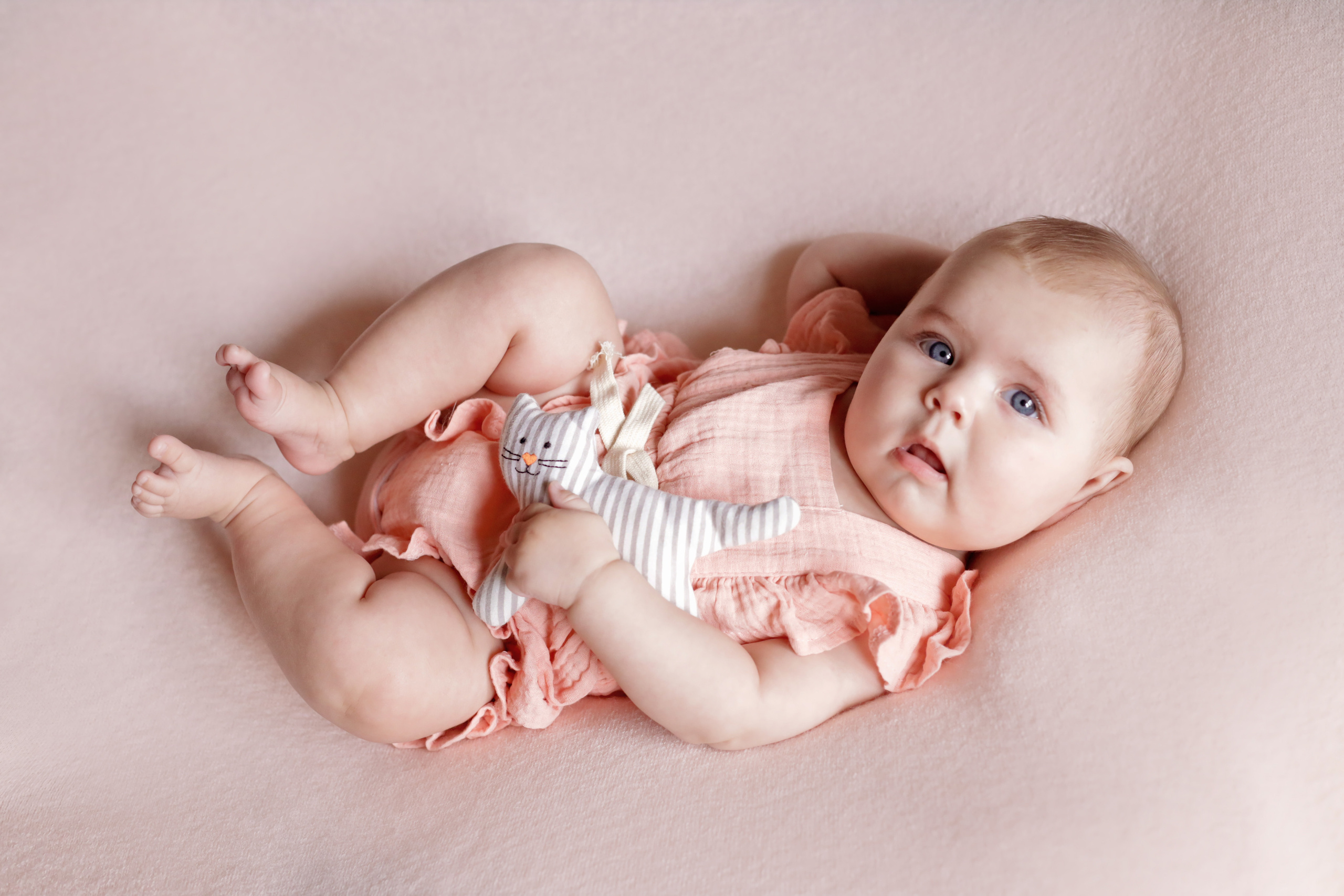 Амелия. Я расту. Семейный фотограф и фотограф новорожденных в Санкт-Петербурге Алина Фе